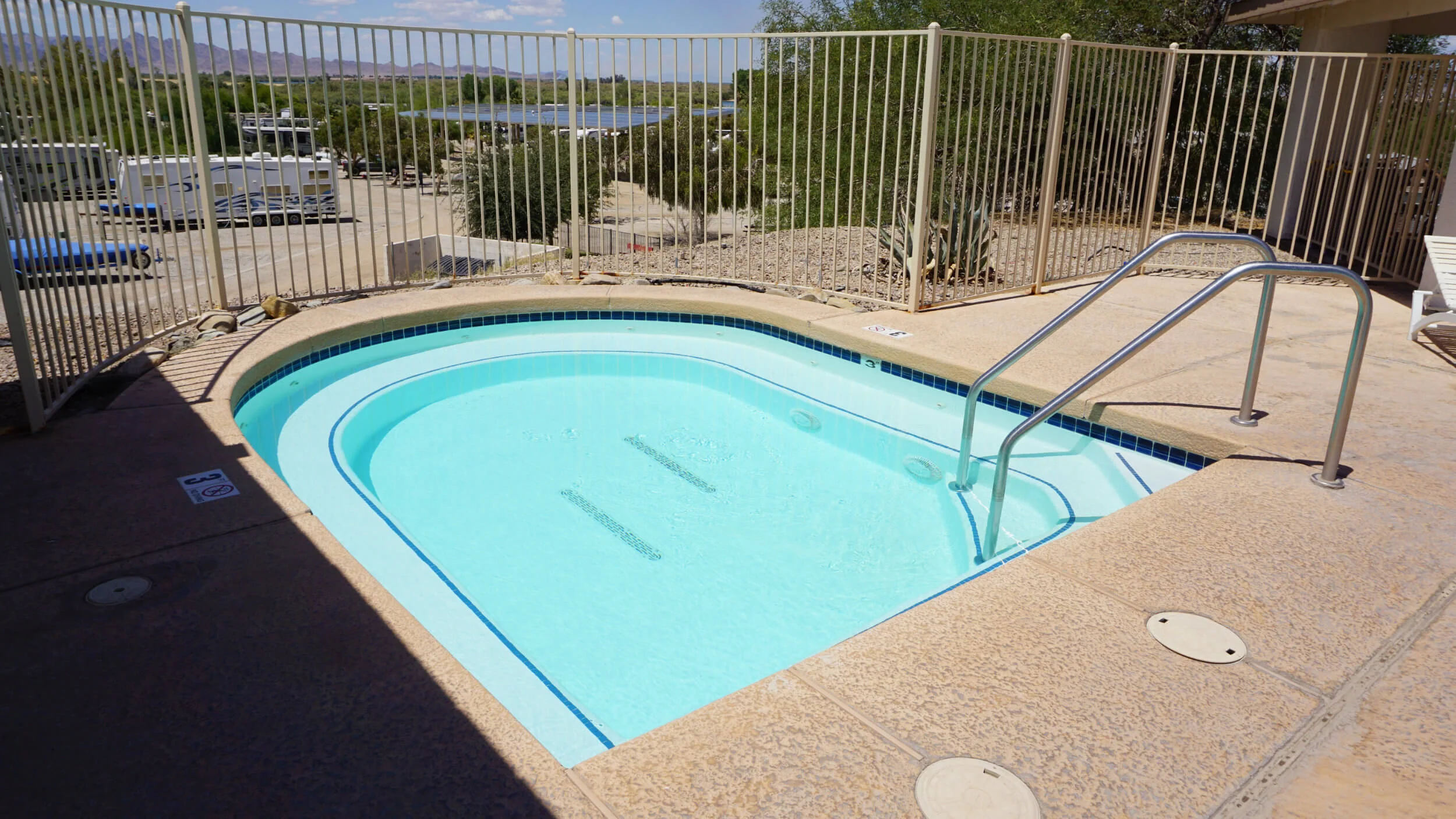 hot-pool-arizona-oasis.jpg