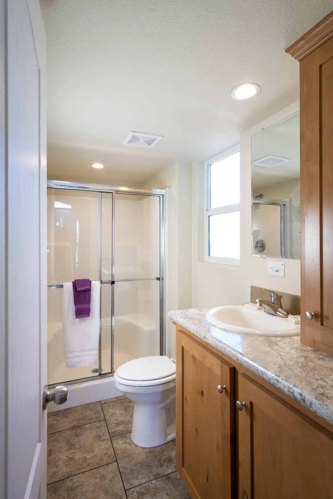 home-84b-bathroom.jpg