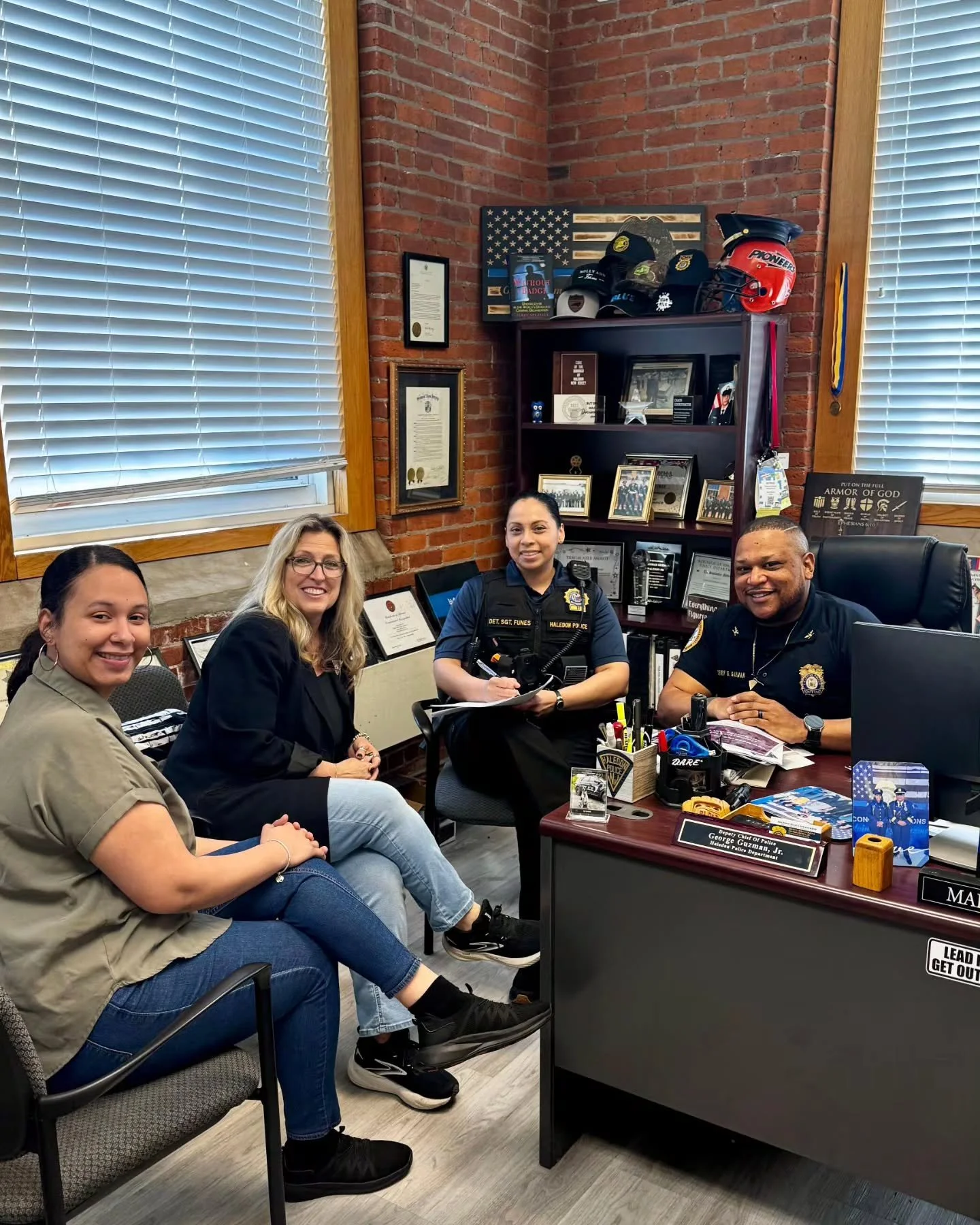 💜 HALEDON VOLUNTEERS WANTED FOR DOMESTIC VIOLENCE ADVOCACY 💜

Every day, lives are impacted by domestic violence everywhere.

Yesterday, Deputy Chief of Police George Guzman, Jr. and Detective/Sergeant Jessica Funes met with Ms. Robin Hughes of JBW