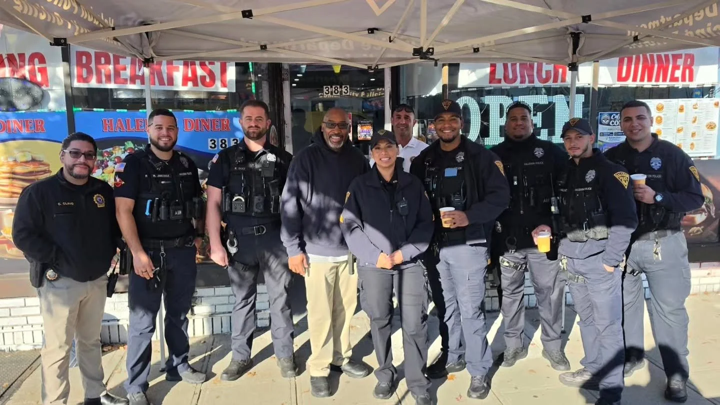 Coffee with a Cop was a success! ☕🚔

This morning, members of the Haledon Police Department had the opportunity to share coffee, conversation, and plenty of smiles with residents, seniors, local business owners, and friends at the Haledon Diner.

We