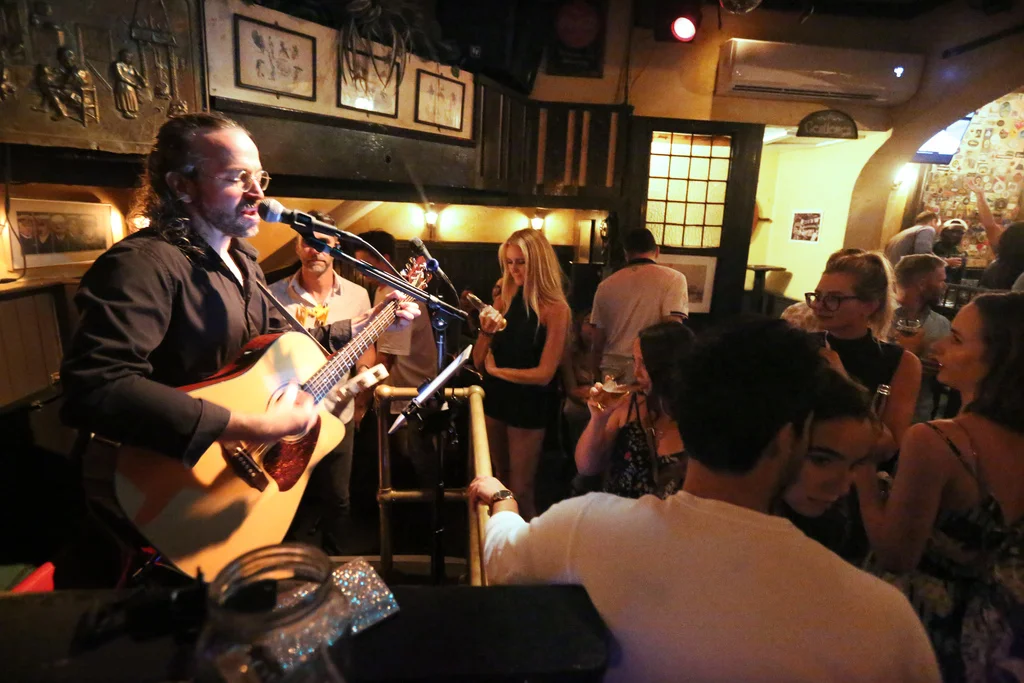 Hog Penny Pub — Island Restaurant Group