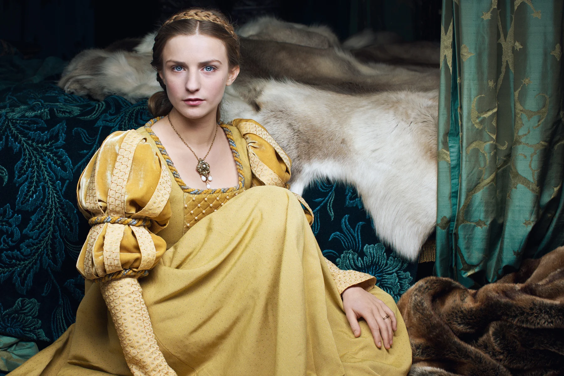 Anne Neville (Faye Marsay).jpg