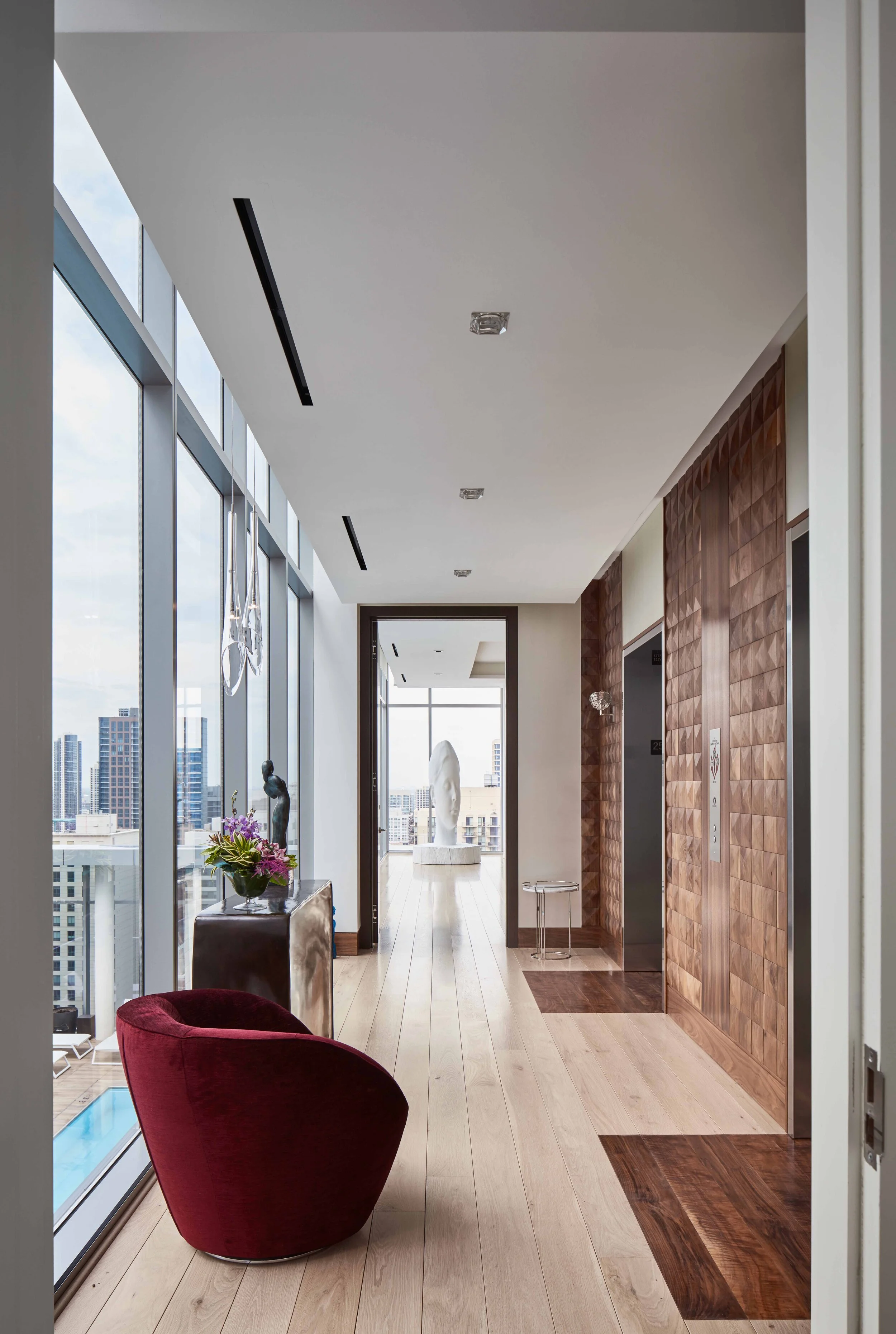 8-E-Huron-Apartments_valerio-dewalt-train