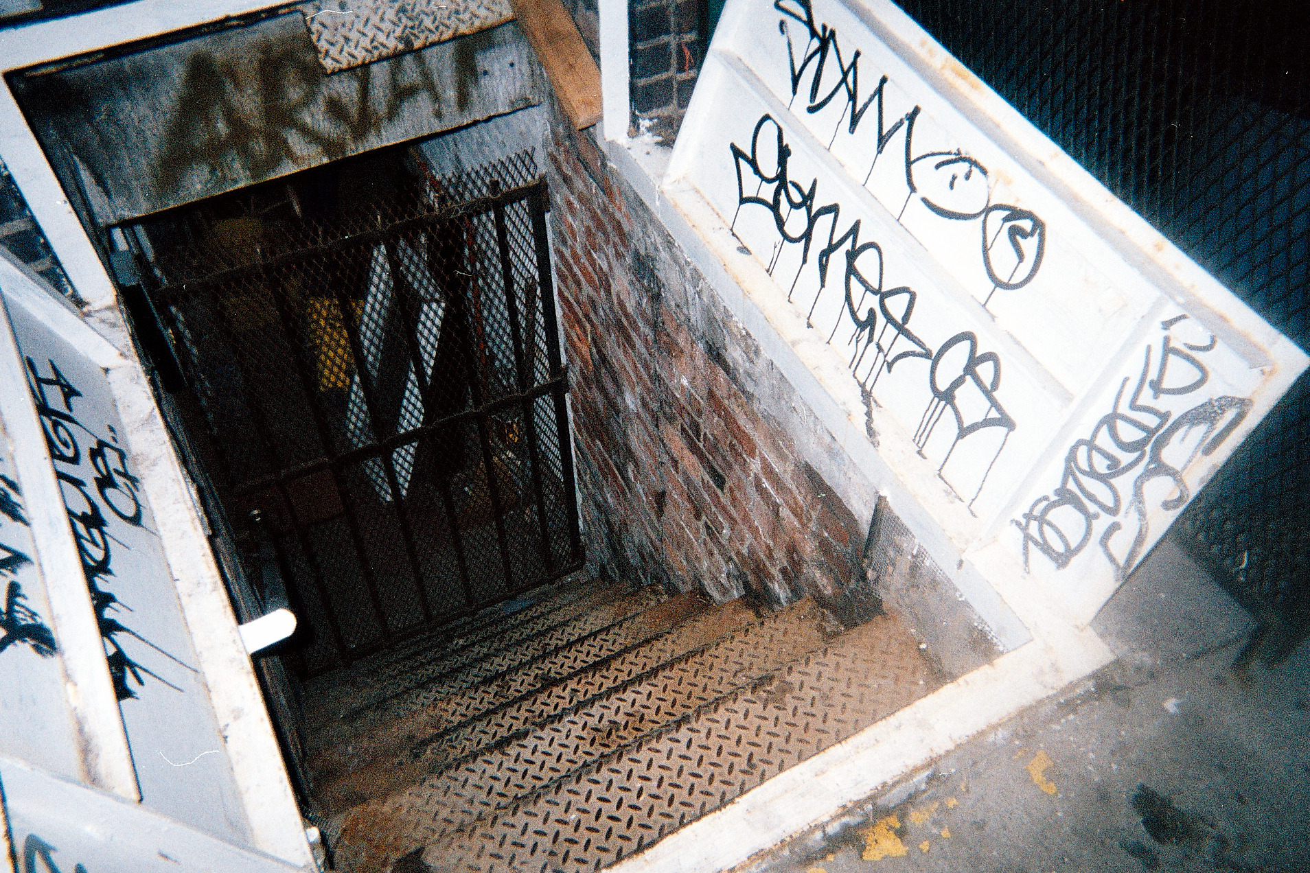 20_23a_5610282248_o.jpg