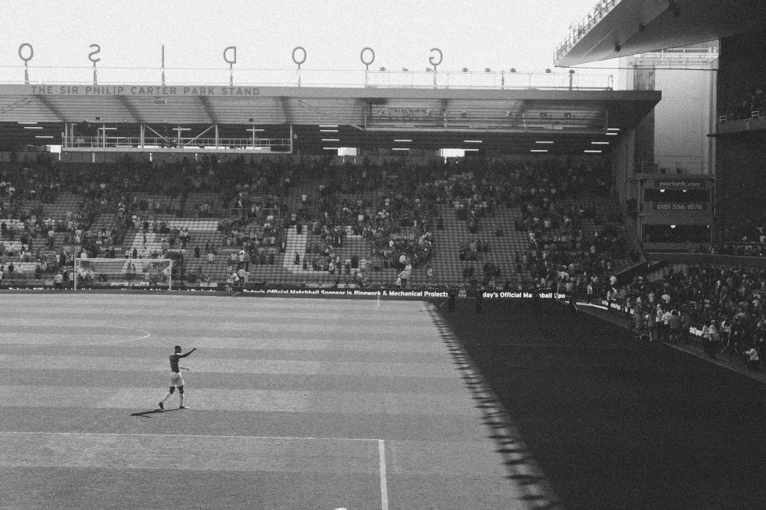 Everton vs Man City by Mel D. Cole 2019-13.jpg