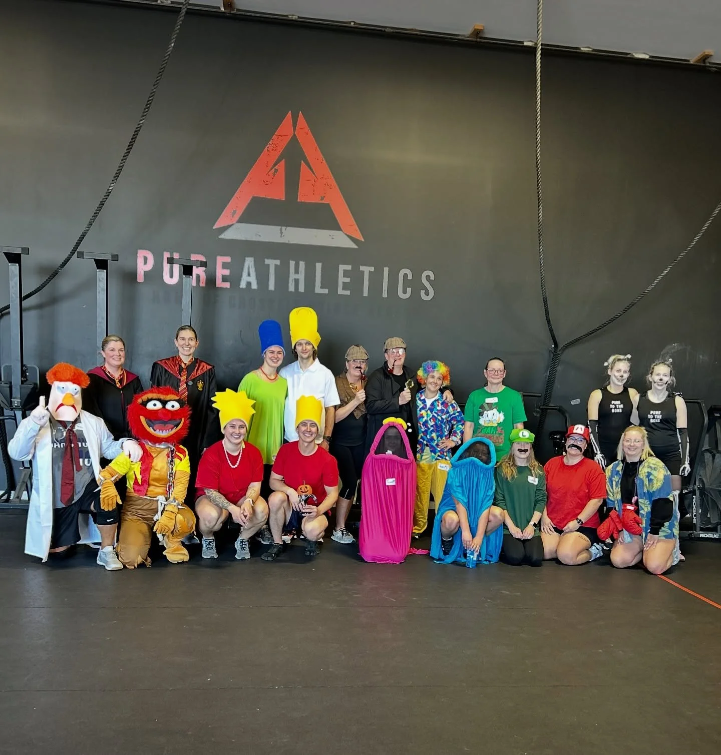 A spooky sweat sesh 👻💪🏼

Our annual Halloween Amazing Race brought out the best costumes, a little chaos, and some seriously impressive teamwork.

🥇 Jesse + Daxton
🥈 Bella + Charlie
🥉 Erin + Dave
🎭 Best costumes: Fenton + Ginelle

Nothing beat
