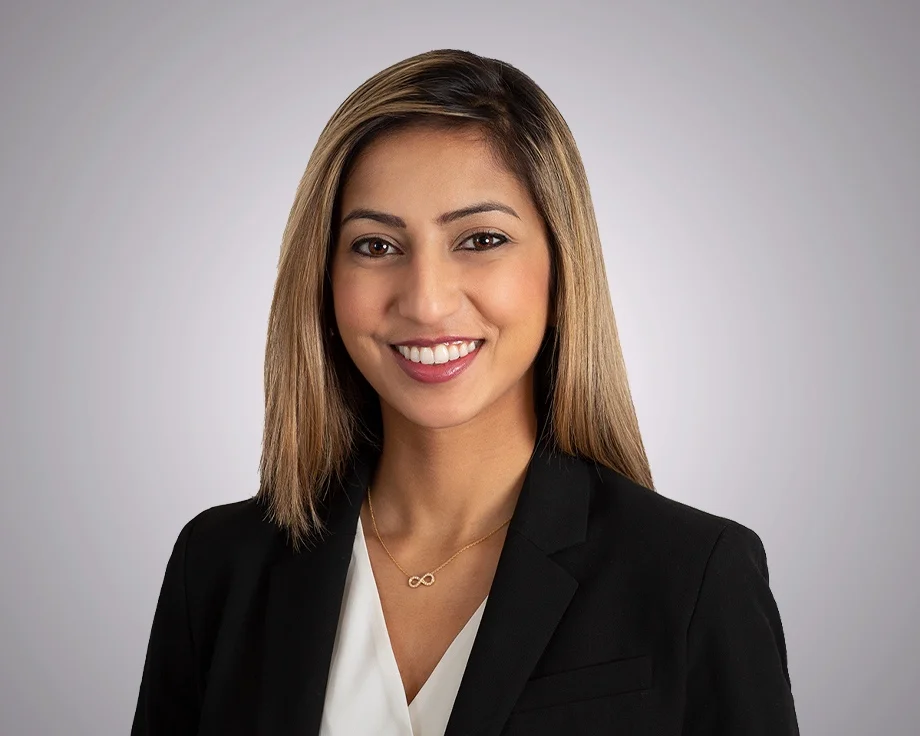Ria Goel is a Private Equity Associate at GI Partners, where she spends her time evaluating and executing investments in the business services sector. Ria is passionate about mentoring younger women and helping them build the soft skills to navigate through their life and career. Ria attended Dartmouth and received a B.A. in Mathematics and Economics. At Dartmouth, she was a part of Smart Women Securities and Women in Business, organizations that helped her cultivate her career interests and professional skills and gave her the opportunity to mentor younger women in doing the same. Ria is dedicated to empowering young women of color and giving them the confidence to reach their personal and professional goals through Oasis.