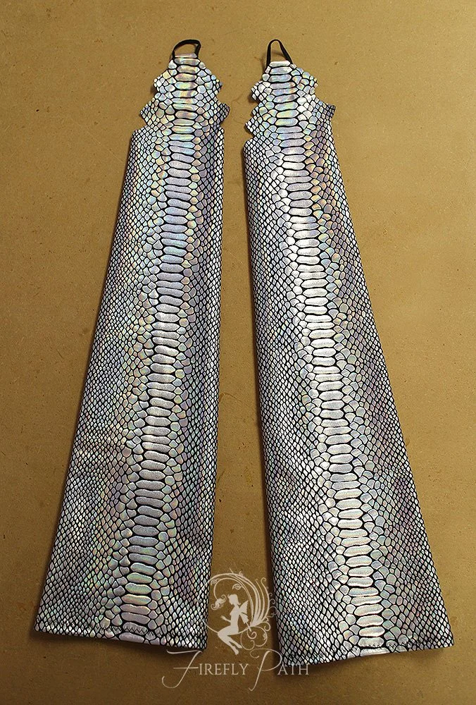fantasy_fashion_silver_dragon_scale_costume_gloves_3.jpg