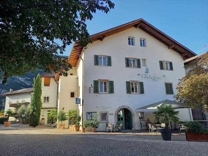 Hotel Teutschhaus in Cortina sulla strada del vino