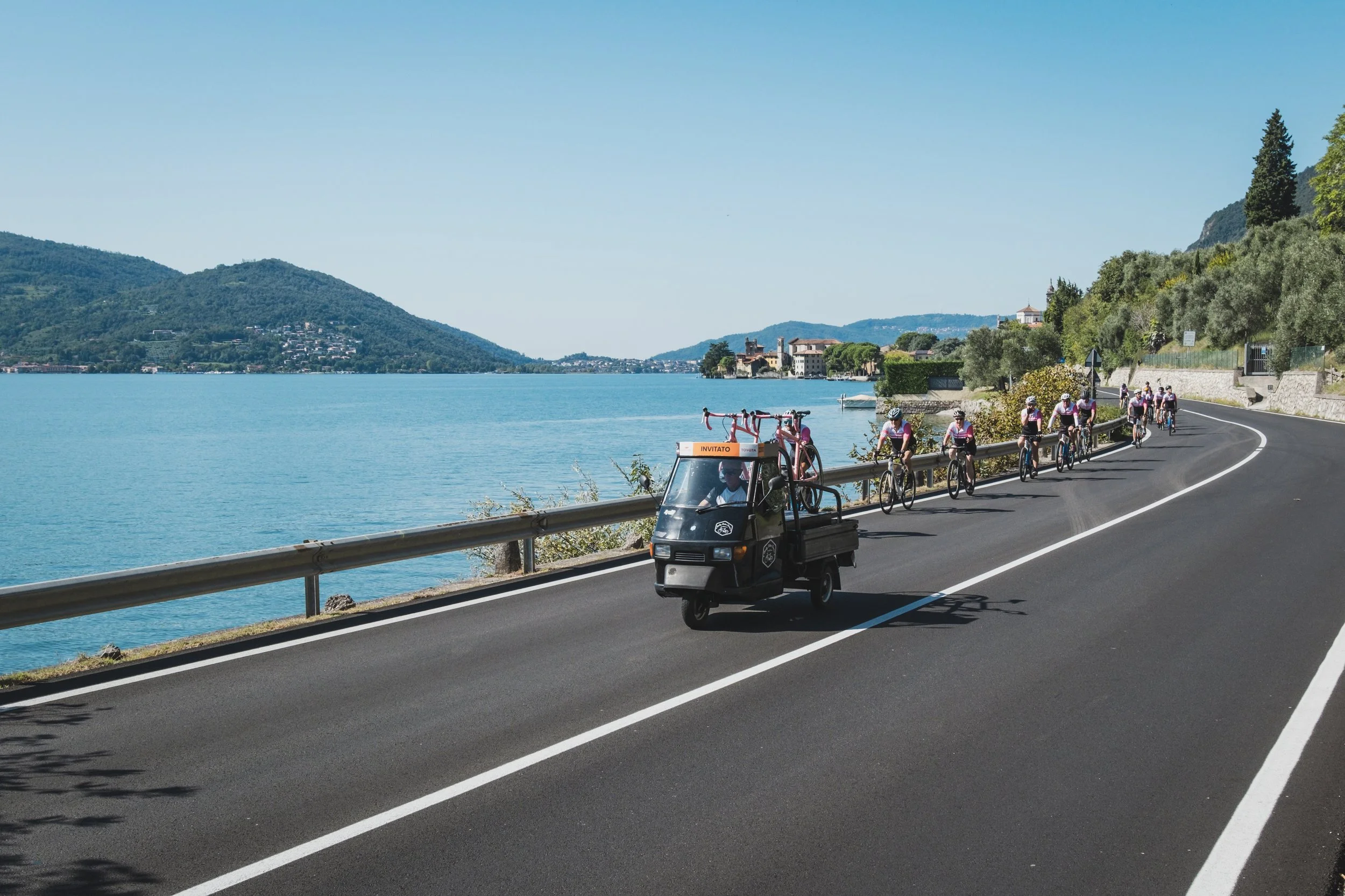 Luxury Lakes and Vineyards cycling tour