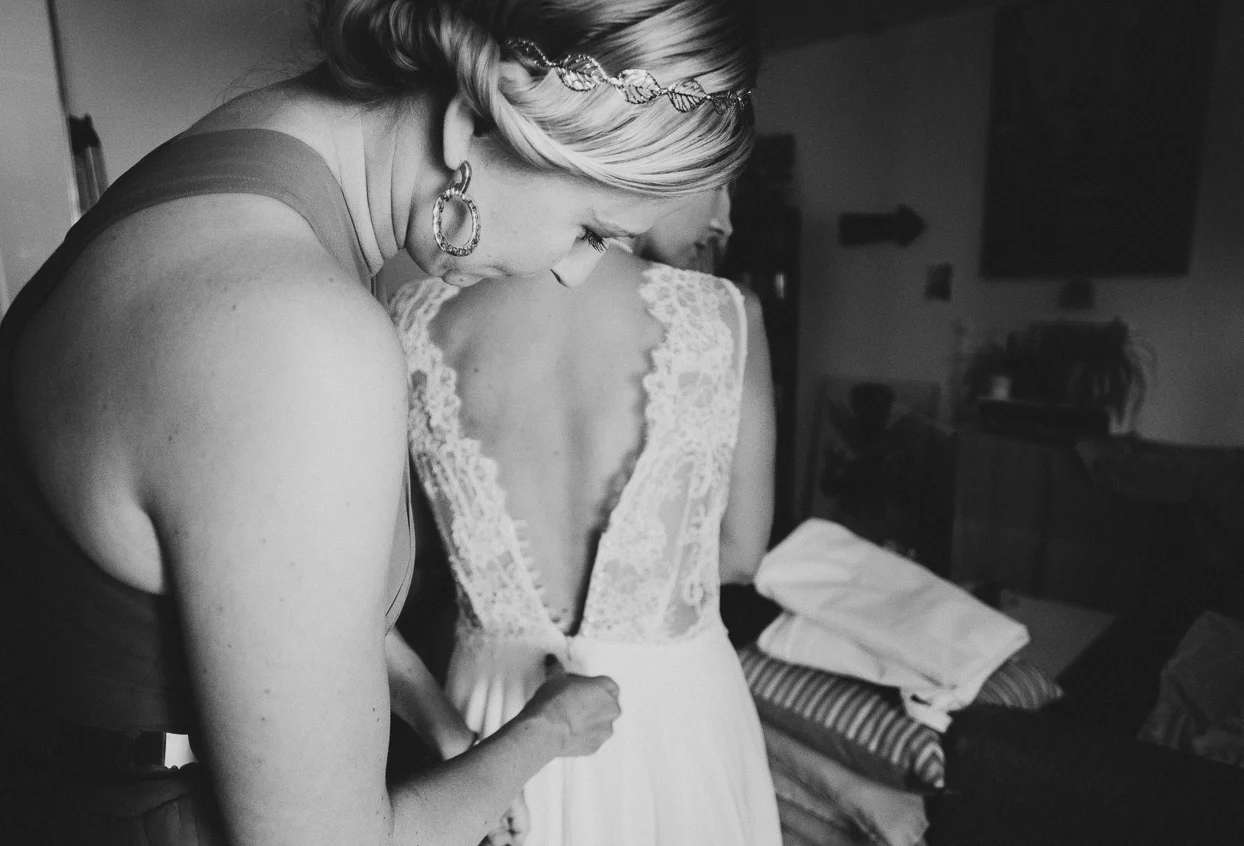 trauzeigin-braut-kleid.jpg