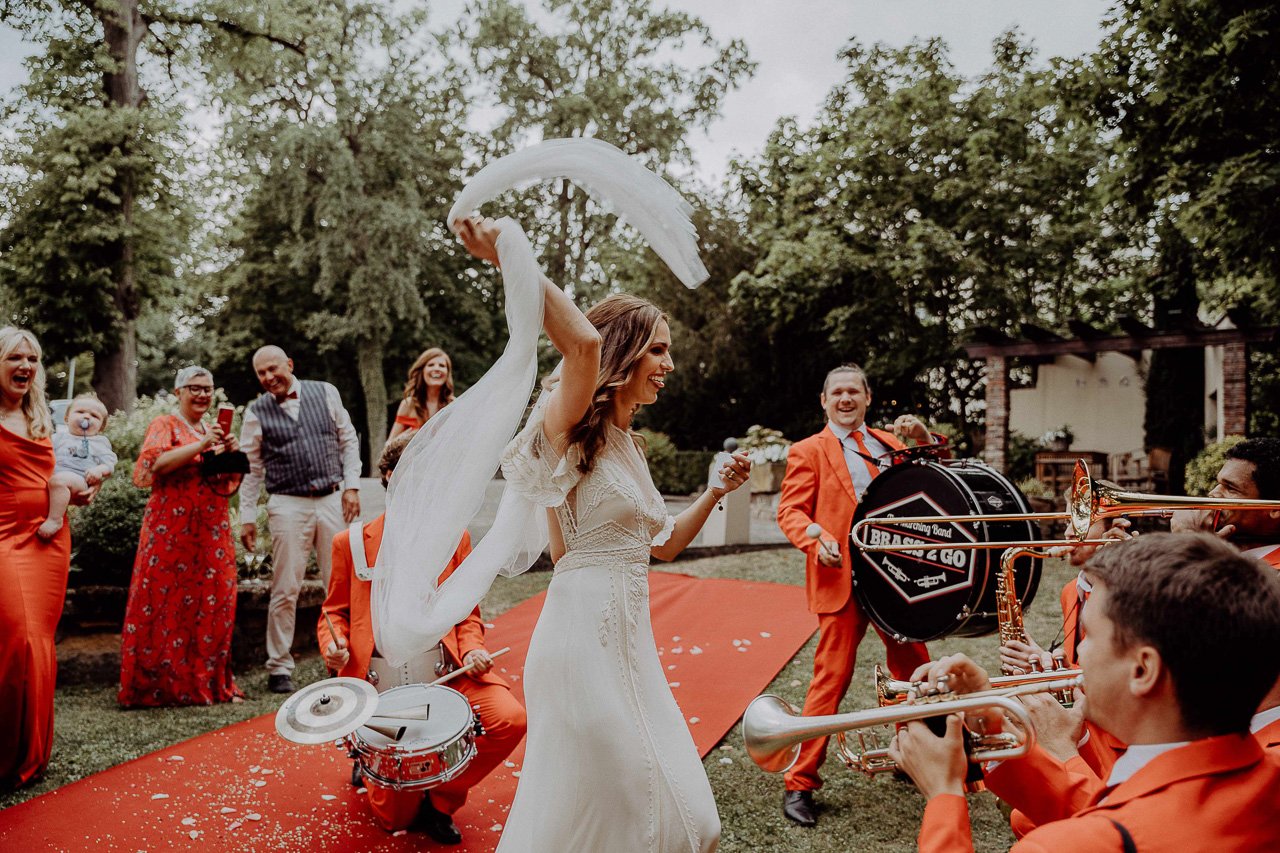 hochzeit-burg-schwarzenstein-freie-trauung-hochzeitsfotograf-mainz-15.jpg