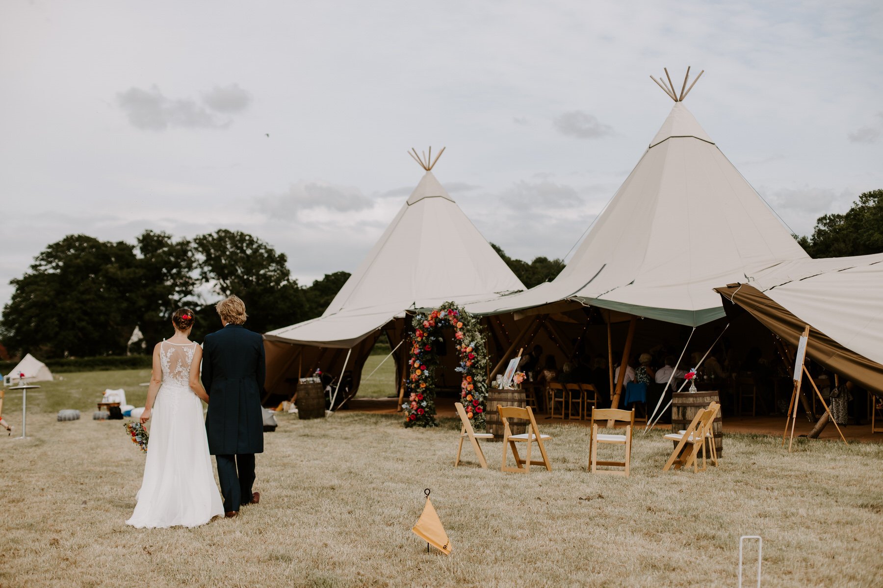 fiesta-fields-maplehurst-farm-tipi-wedding-venue-5.jpg