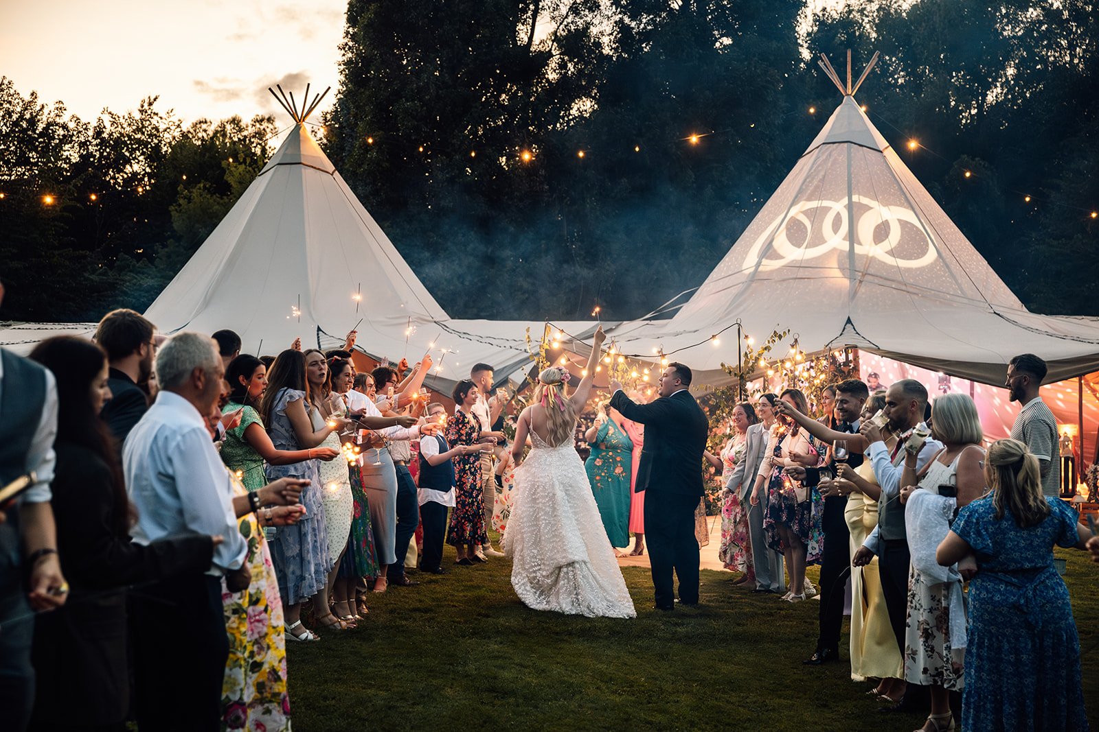 canvas-and-light-cream-tipi-hire-Lauren&Elliott-32-Stephanieandnicole.jpg