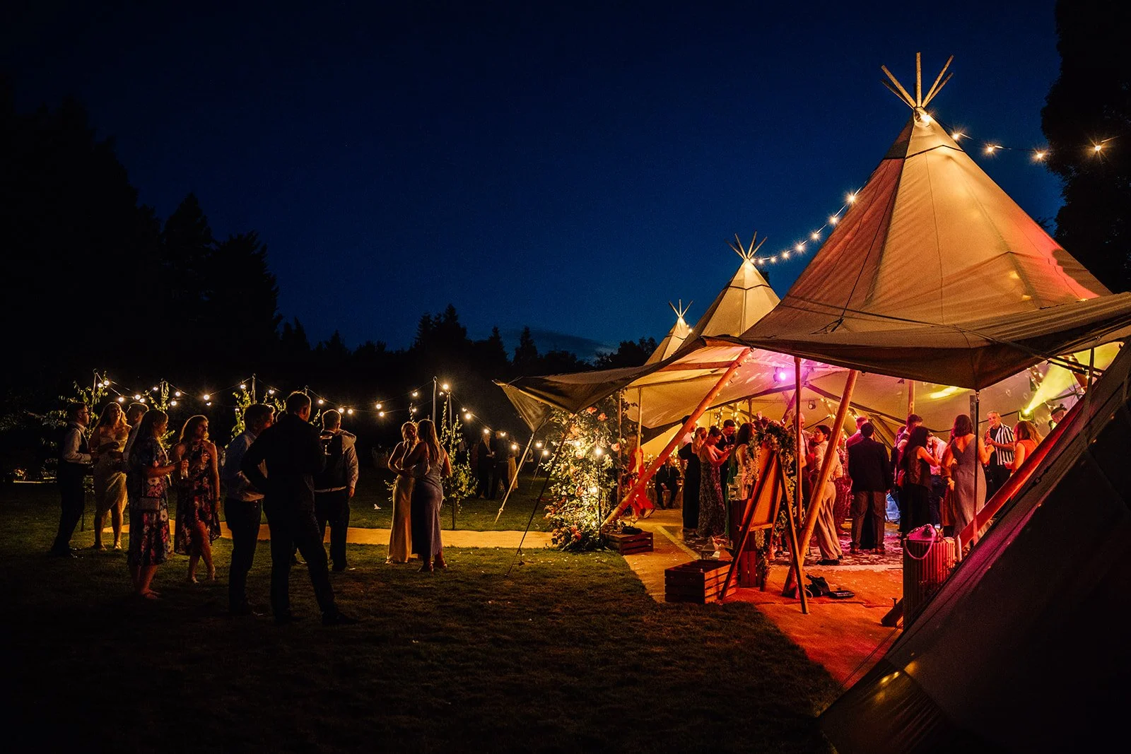 canvas-and-light-cream-tipi-hire-Lauren&Elliott-37-Stephanieandnicole.jpg