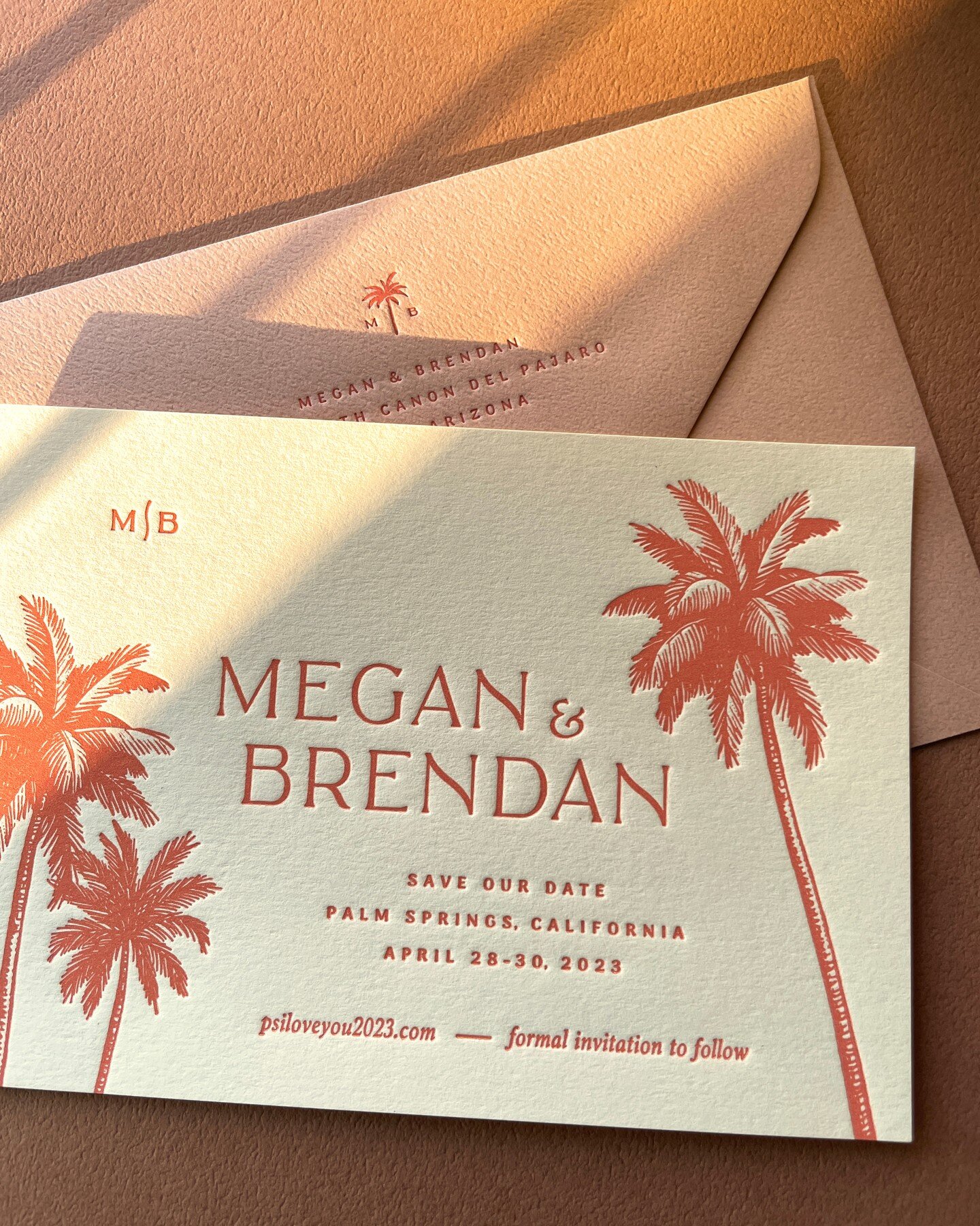 Vintage palm trees and those warm, sunset hues of the desert southwest 🌴🧡 🌴 Letterpress Save the Dates for miss @meh_marshall with @thewalkdowntheaisle Can't wait to see the full wedding suite come together! 

&mdash;
#sunsetcolors #desertsouthwes