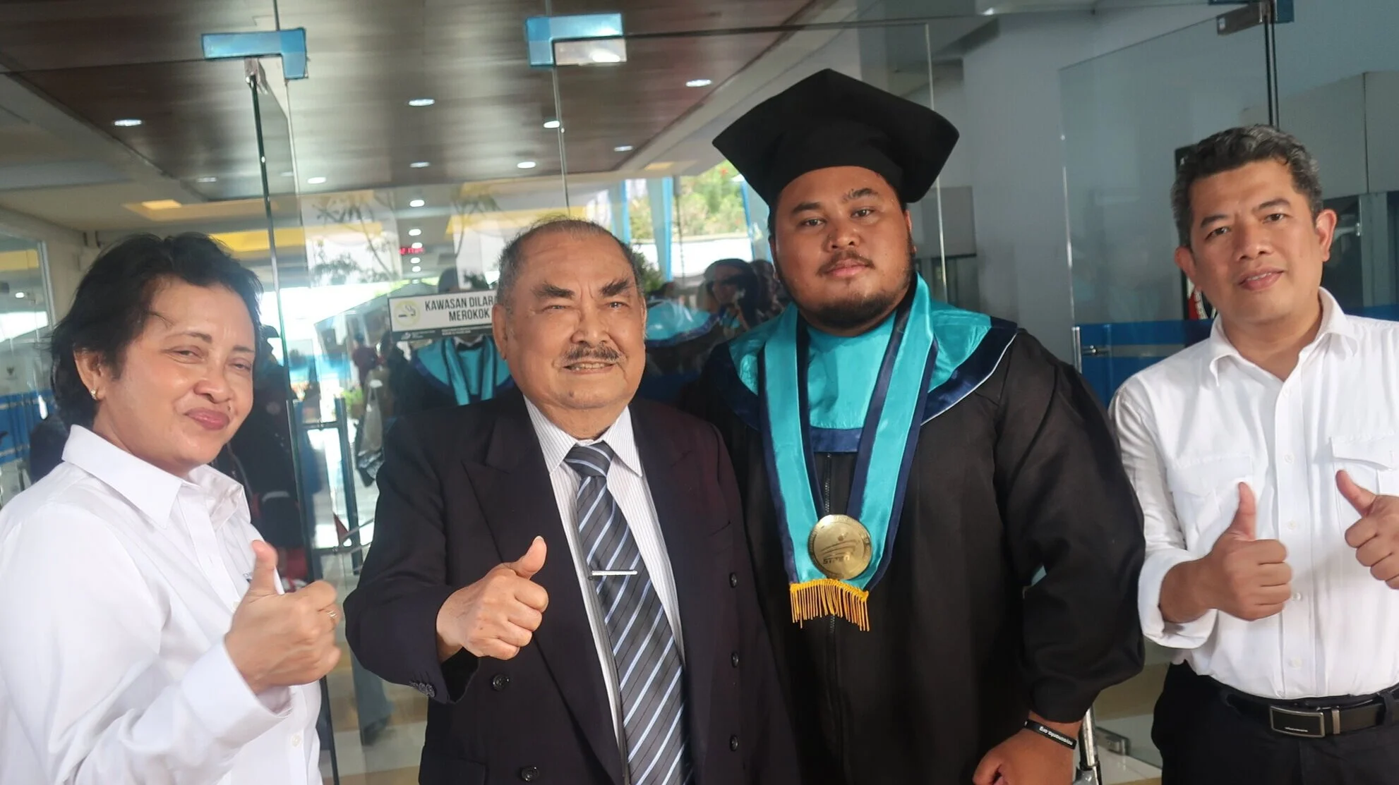 Pada hari Disabilitas Faris jadi Sarjana ST Multi Media