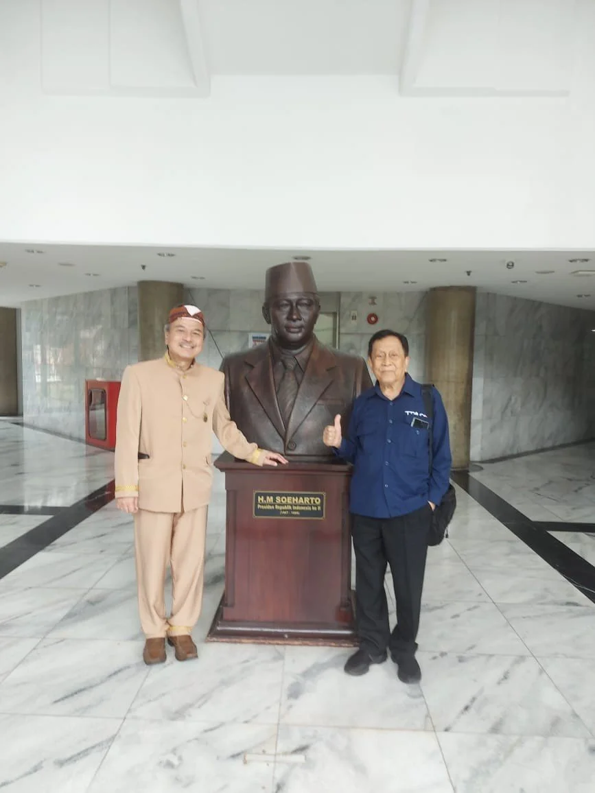 Bersama pak Indra Kartasasmita.jpg