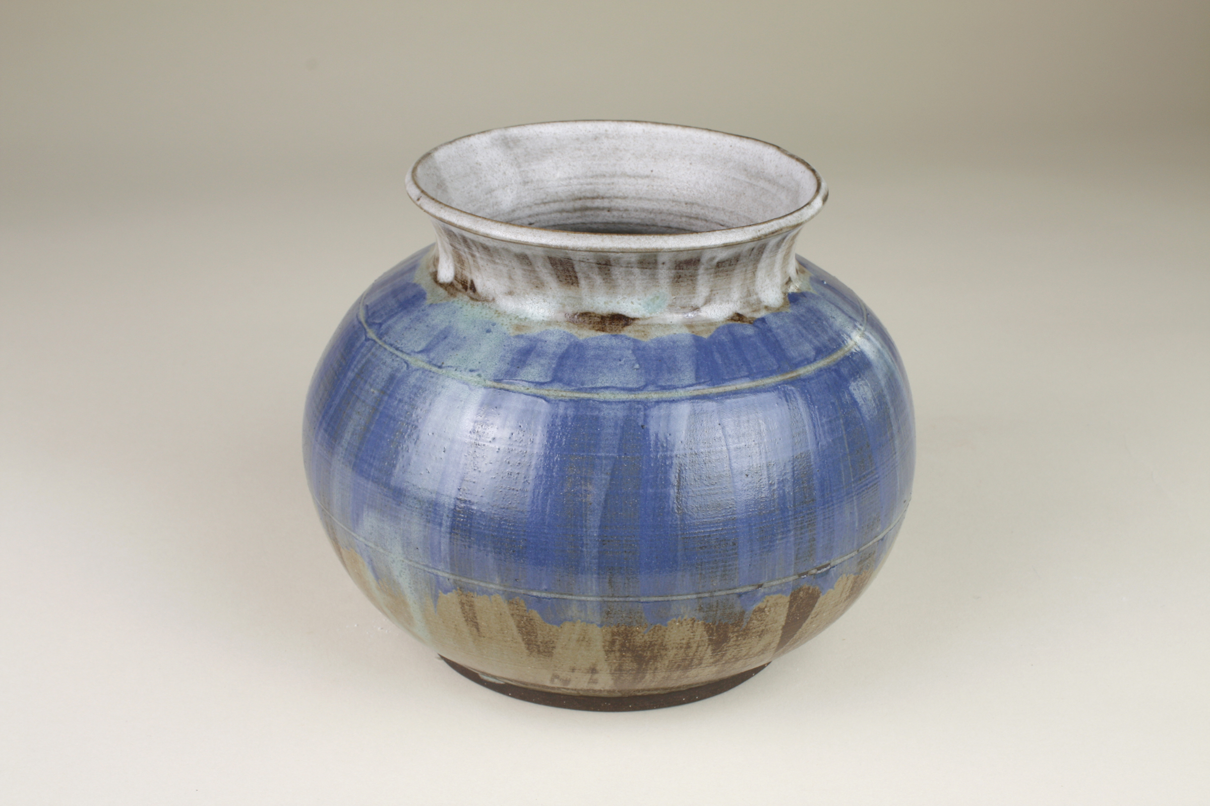 ~1543498751~Wheel Vase 1.jpg