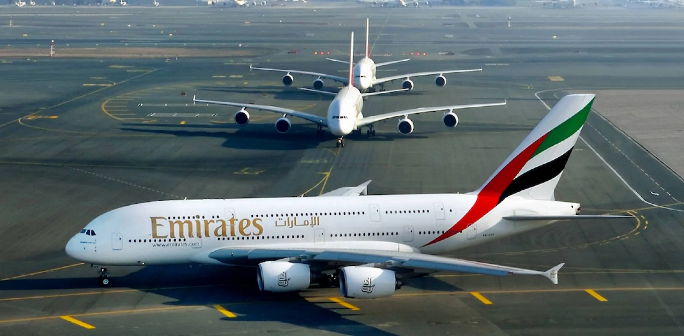 emiratesa380low_.jpg