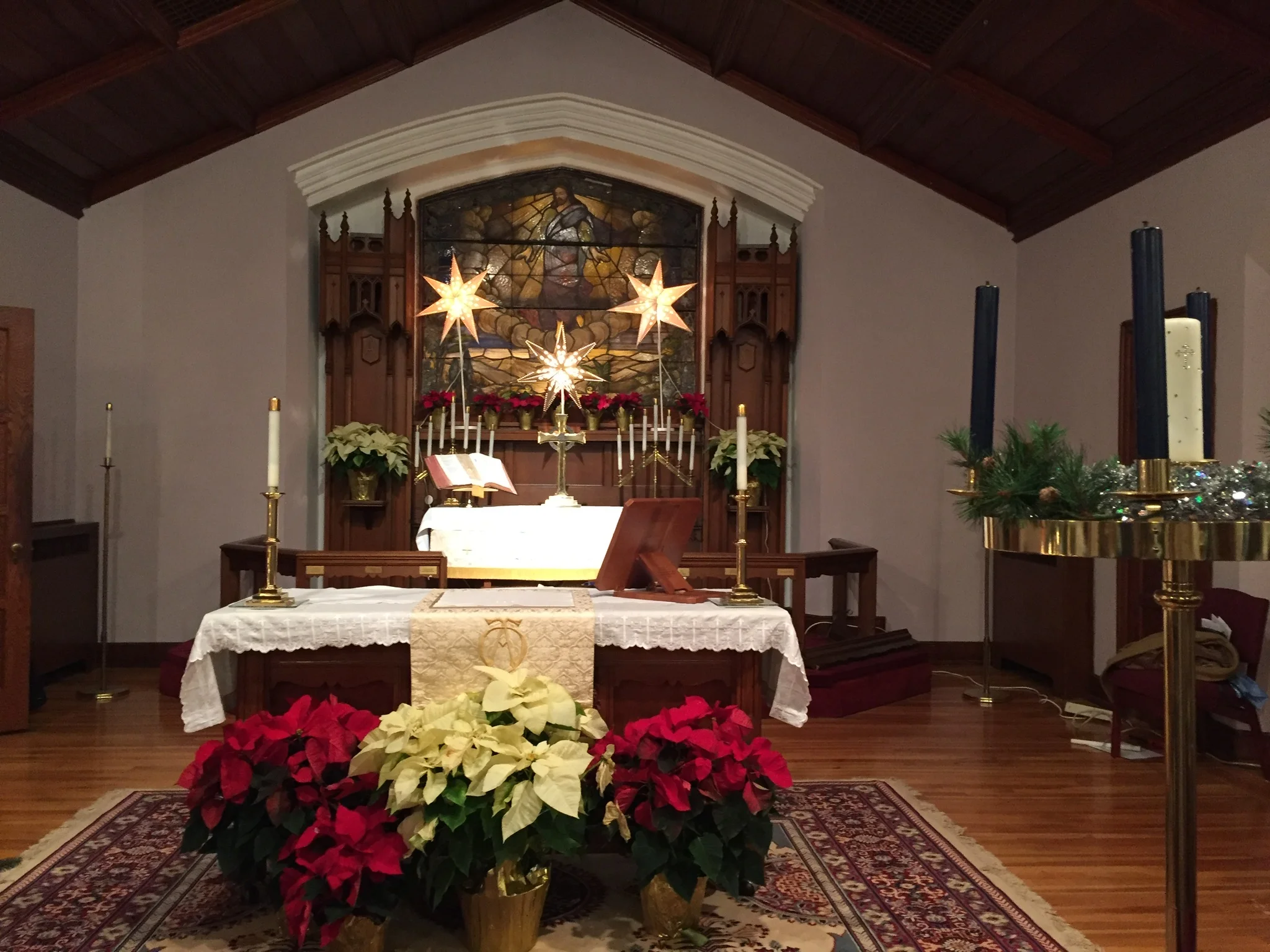 altar christmas2.JPG