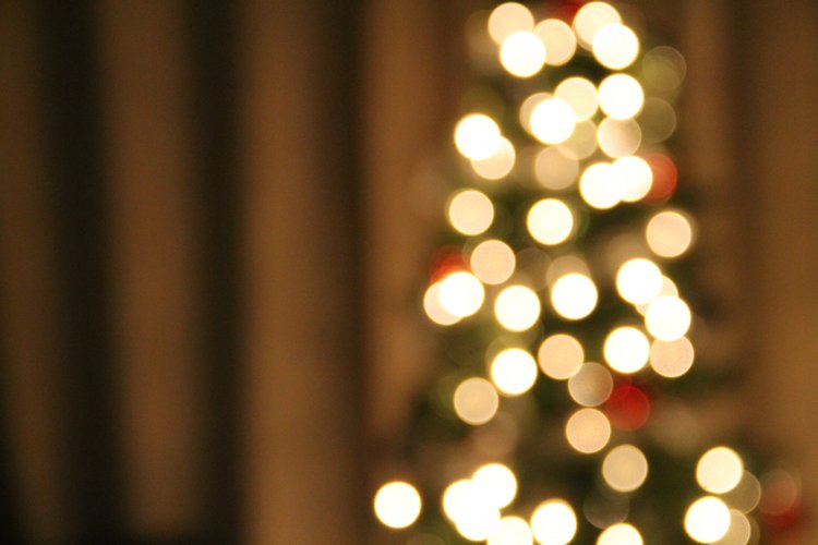 christmas-tree-bokeh-lights.jpg