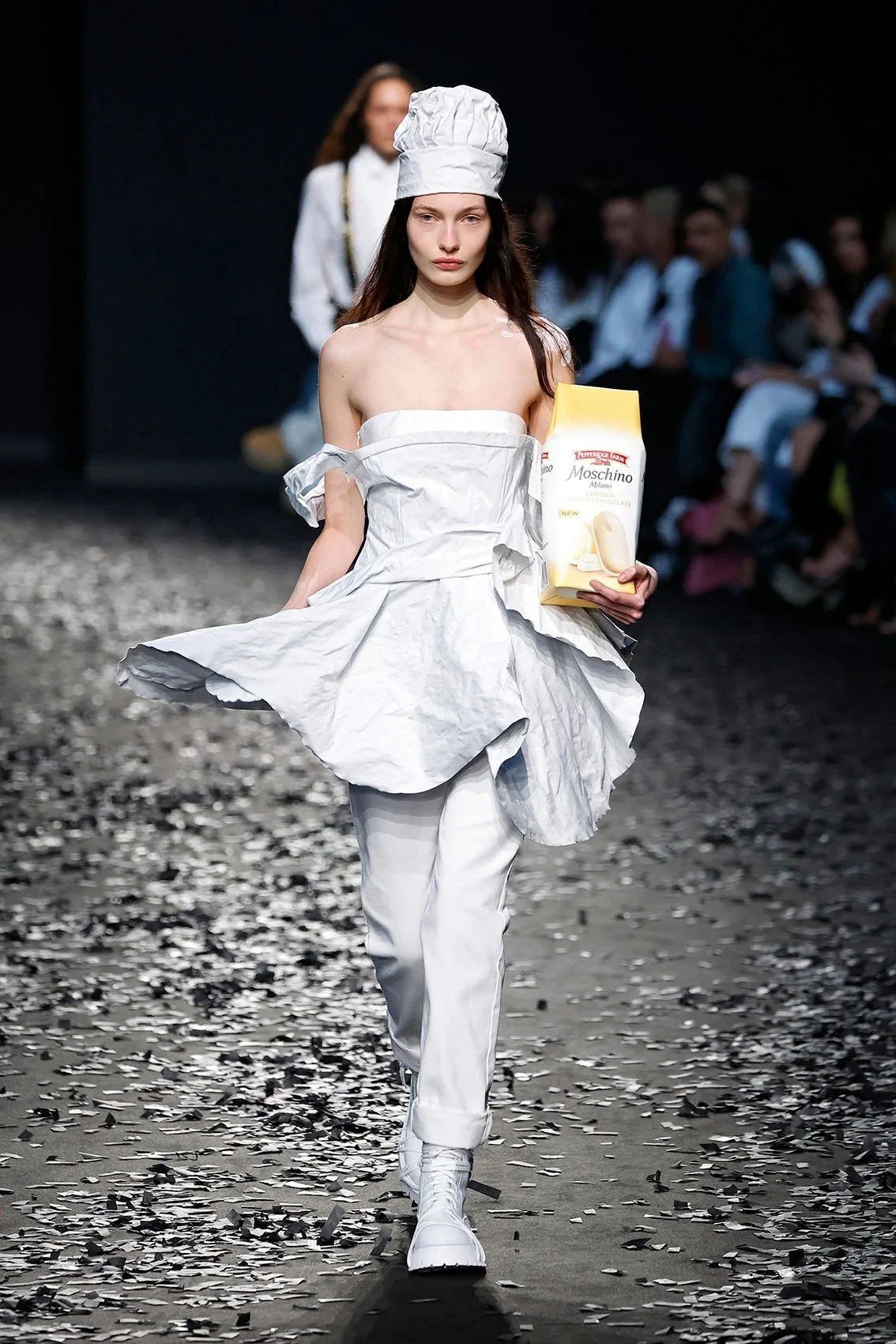 Moschino-Pepperidge-Farm-cookies-bag-4.jpg
