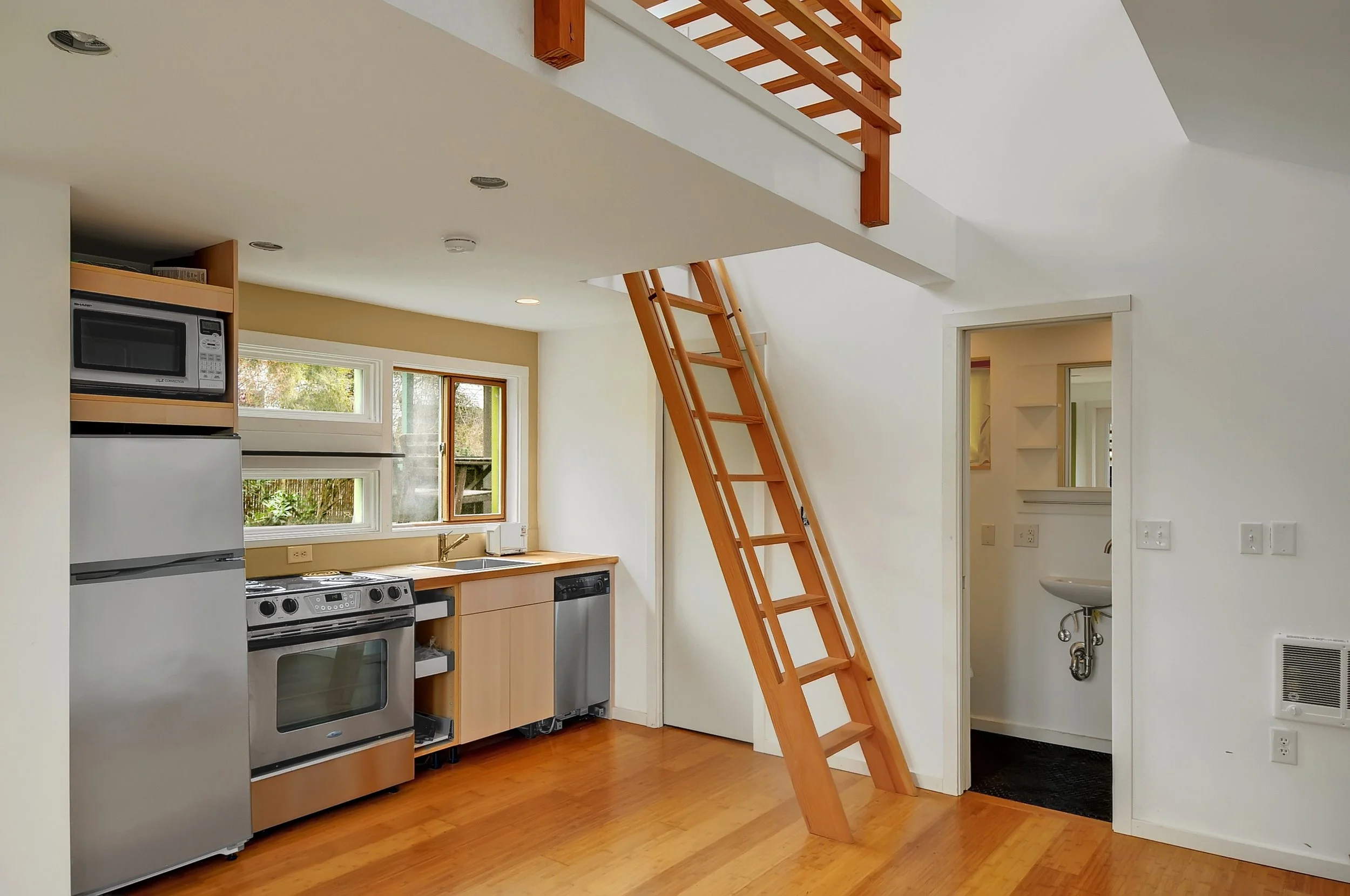 backyard-cottage-kitchen.jpg