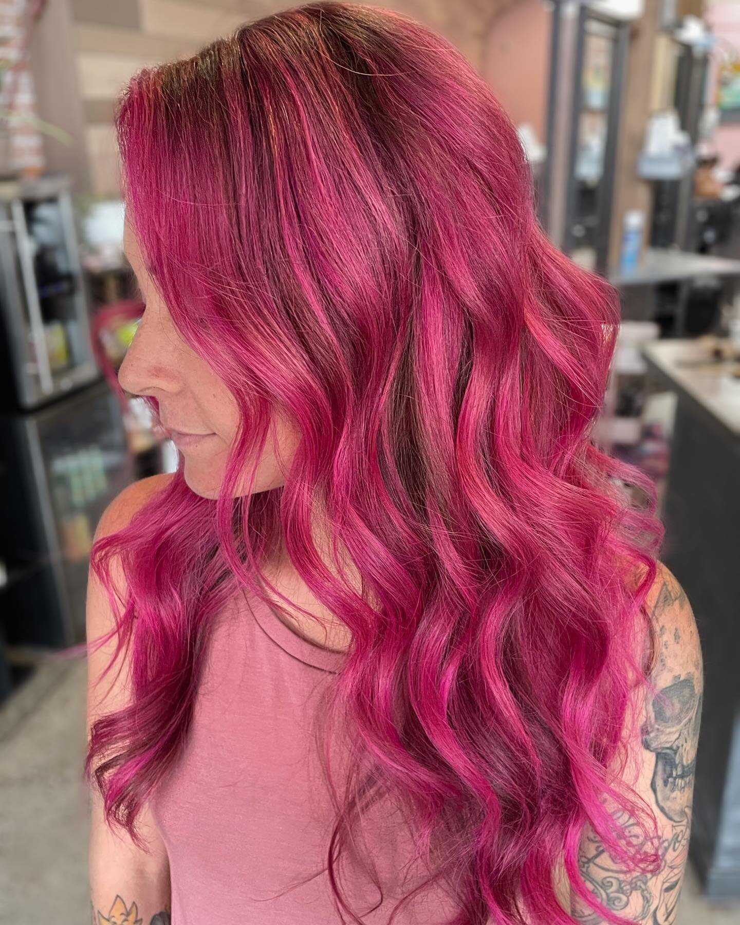 Pink professional 🌸 @hatt3r wanted a pink that she could wear to the office, so we opted for retouching her highlights and popping this fuschia over everything. When it comes to vivid color, I find that combining them with balayage/highlighting give