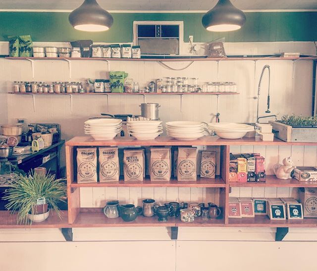 Loving our new neighbors. Head over to @goodplacepec  for healthy, vegan &amp; gluten free grocery &amp; cafe options 💚.
.
.
.
.
.
.
#travel #wanderlust #instadaily #vacation #voyage #instatravel #vacances #holidays #trip #instaworld #traveller #adv