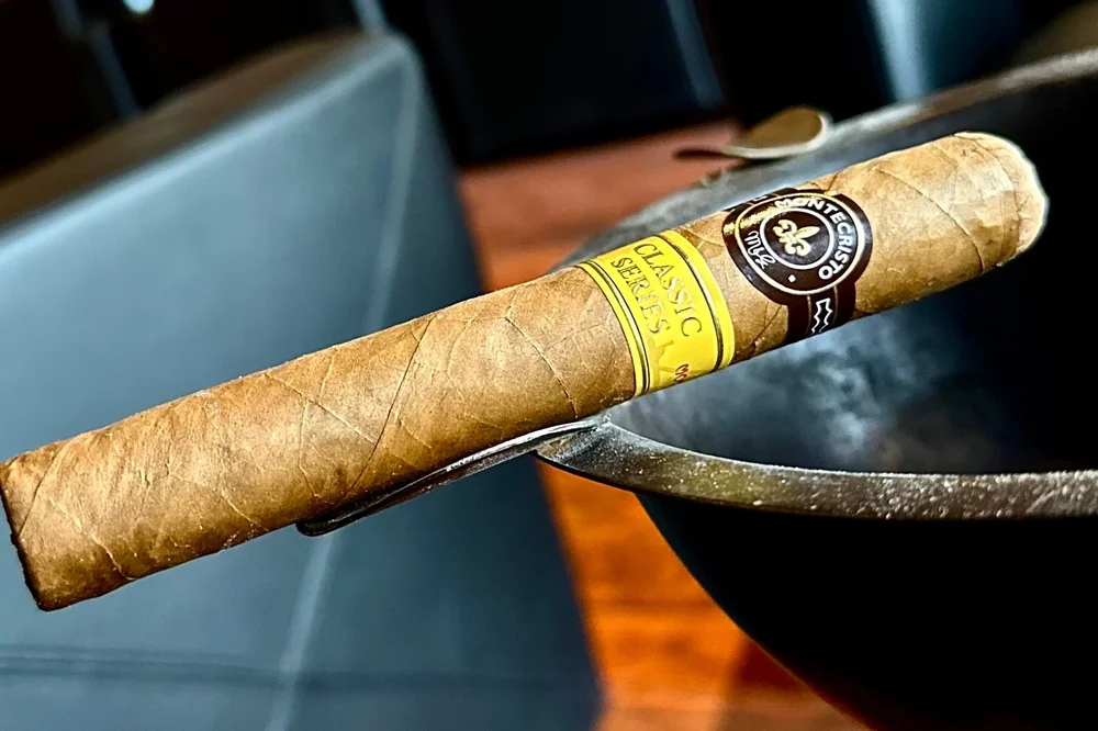 Montecristo Classic Series — Helios Cigar Lounge