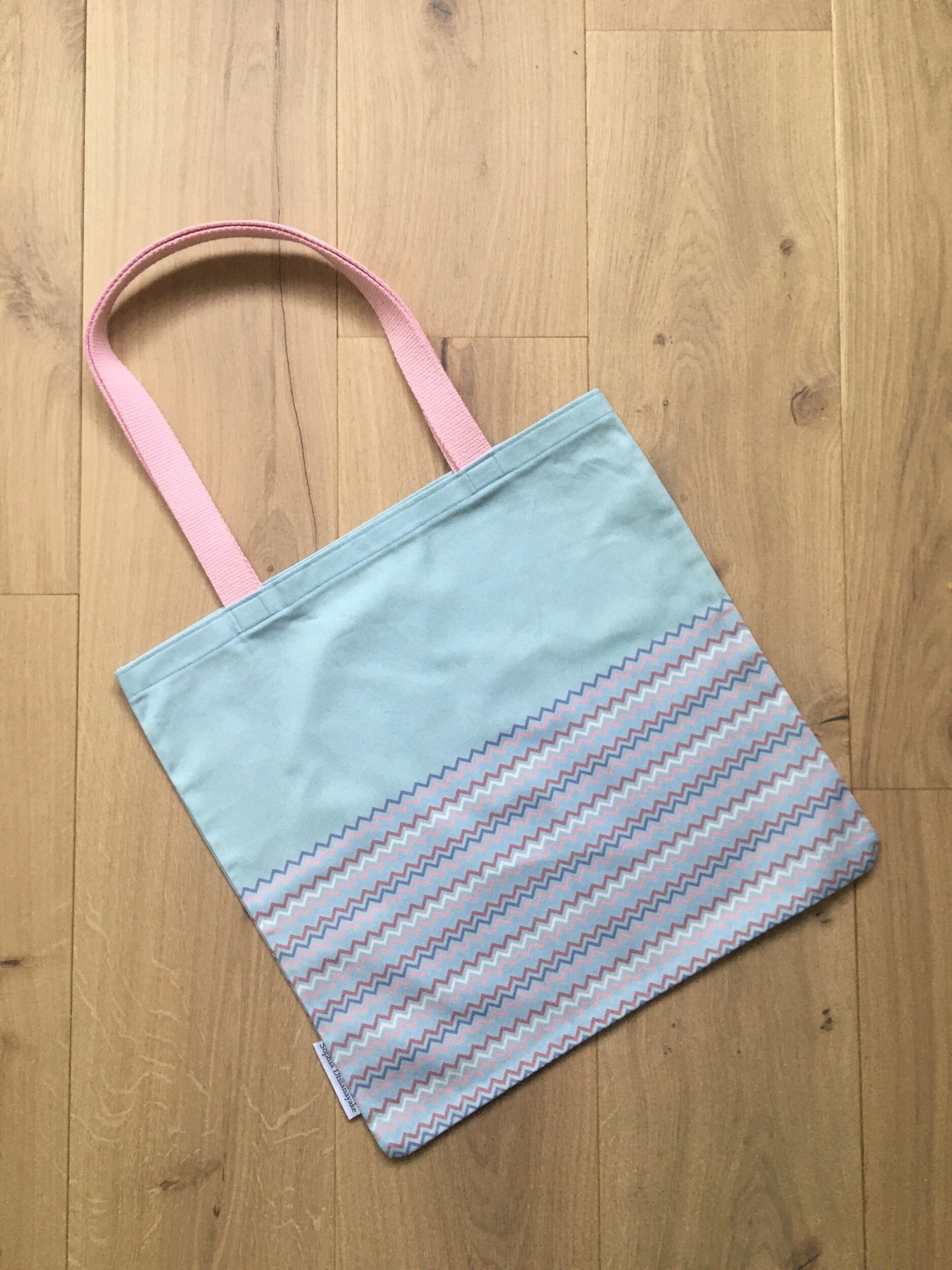 65EEABB4-7825-4F3F-925B-1A168BF98C11