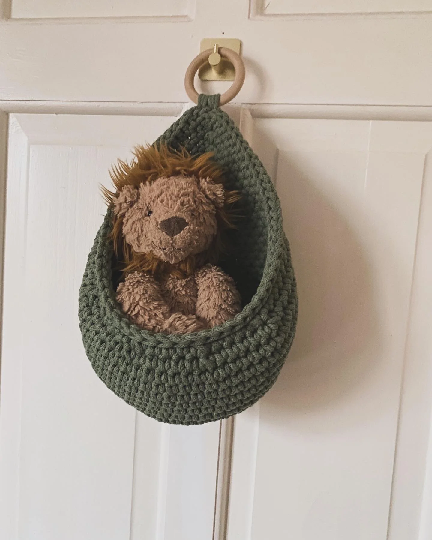 33E91733-BA5A-41DD-A0AF-25E8F9614777