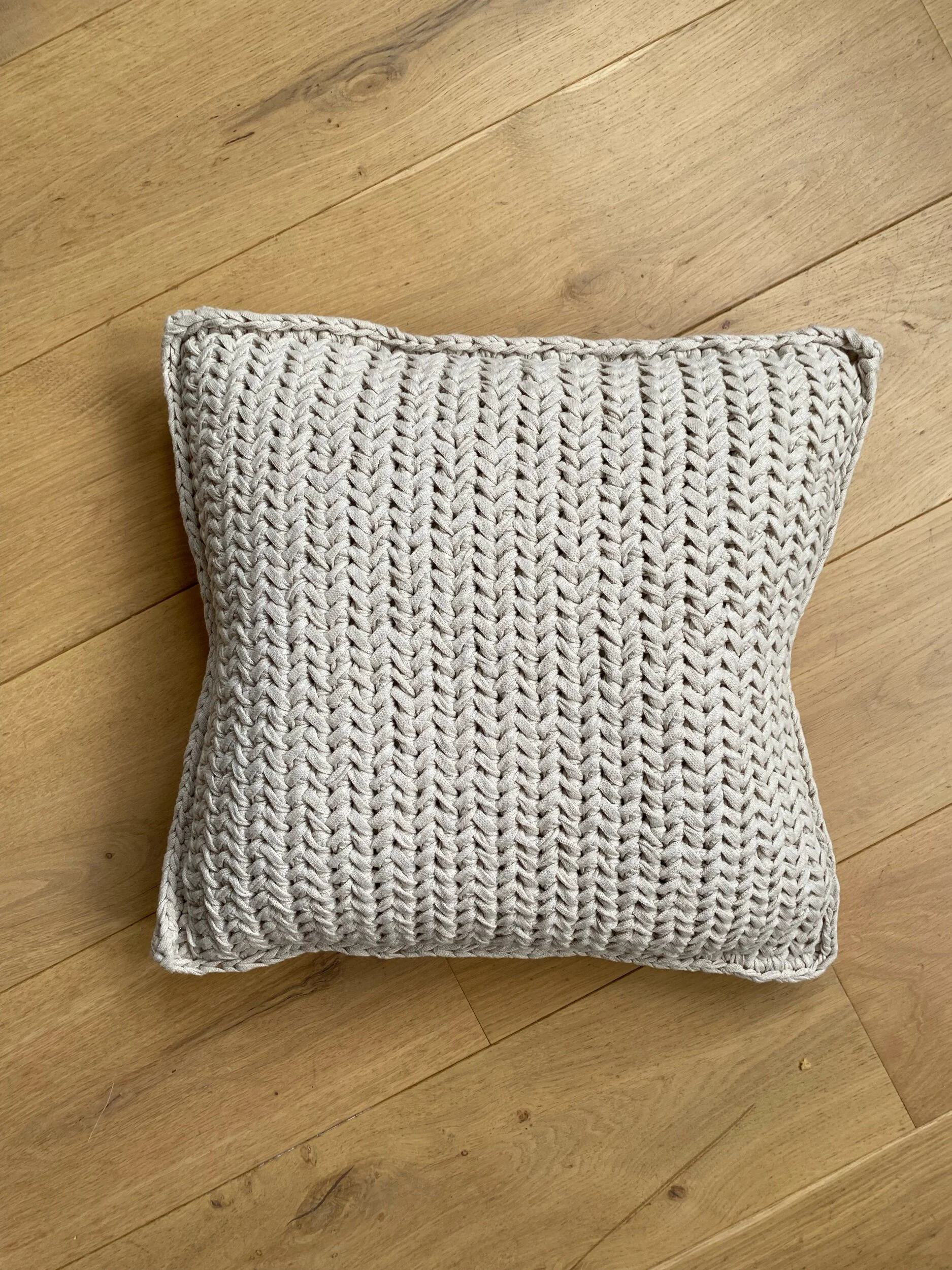 56E9913E-4A43-46C1-A7B4-B1A7583EDEB3