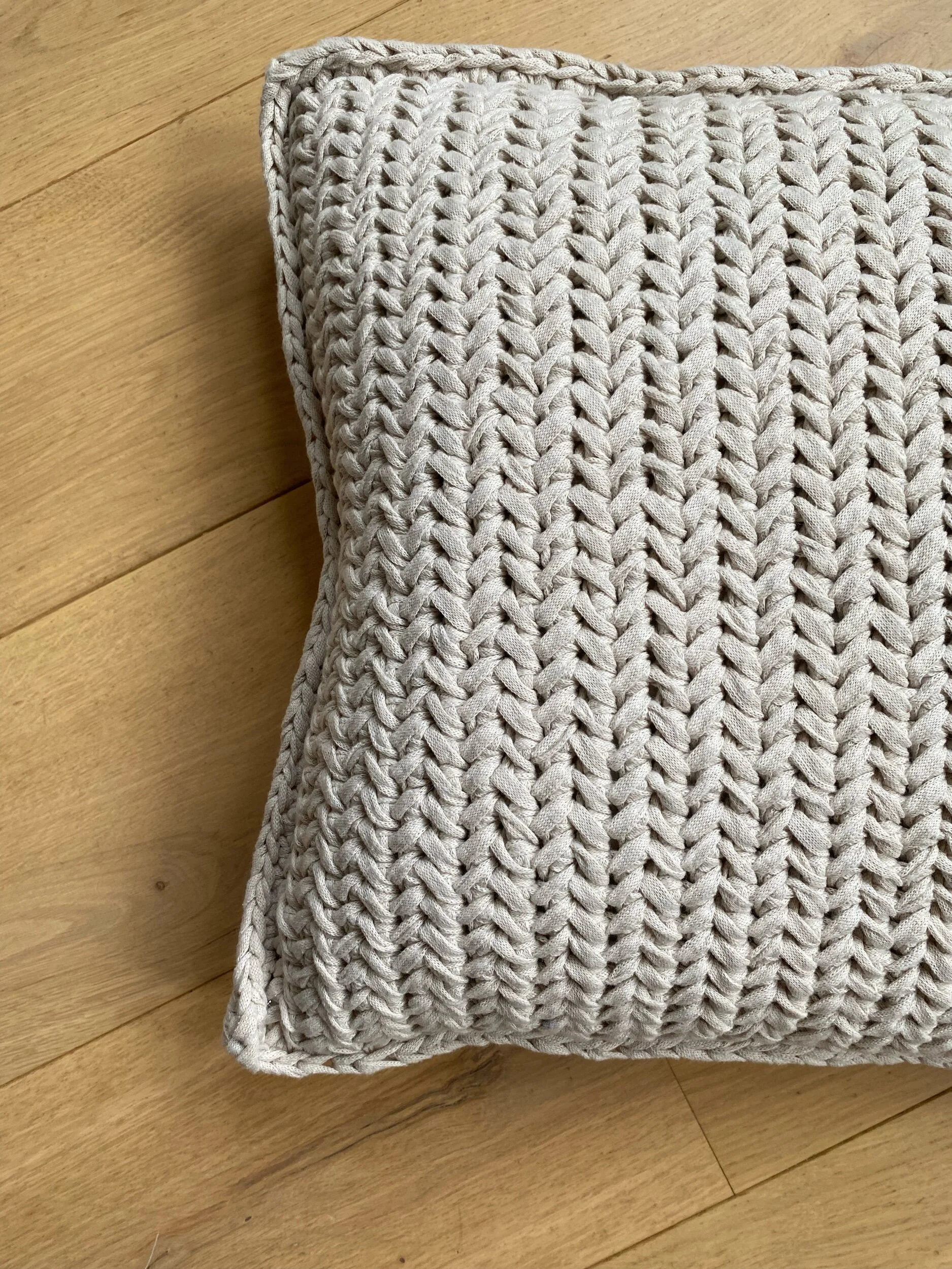 B6EB74BB-1514-4BD3-BC2B-AF3F5E93C67E