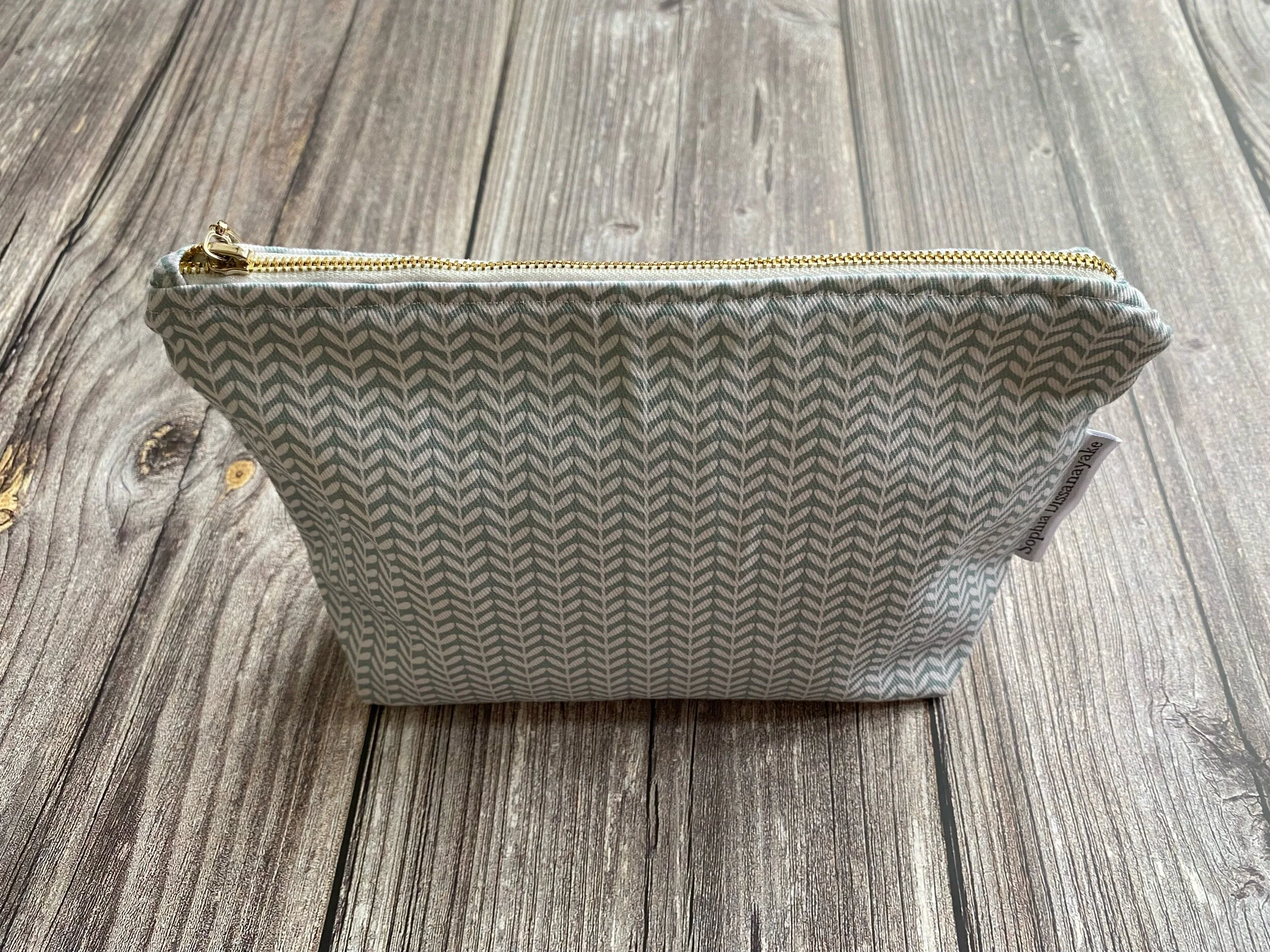 41E696E4-CB23-4EE1-93A6-E85FD6774077