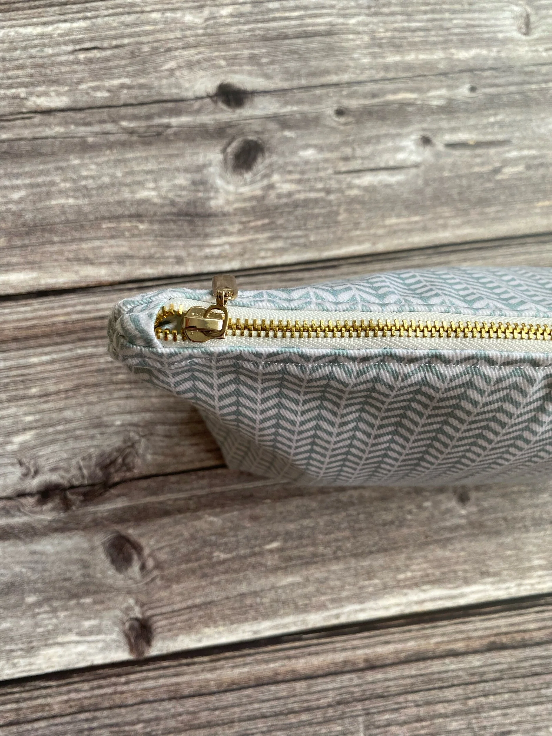 924C74A9-0A2A-409D-939F-F690E83F800C