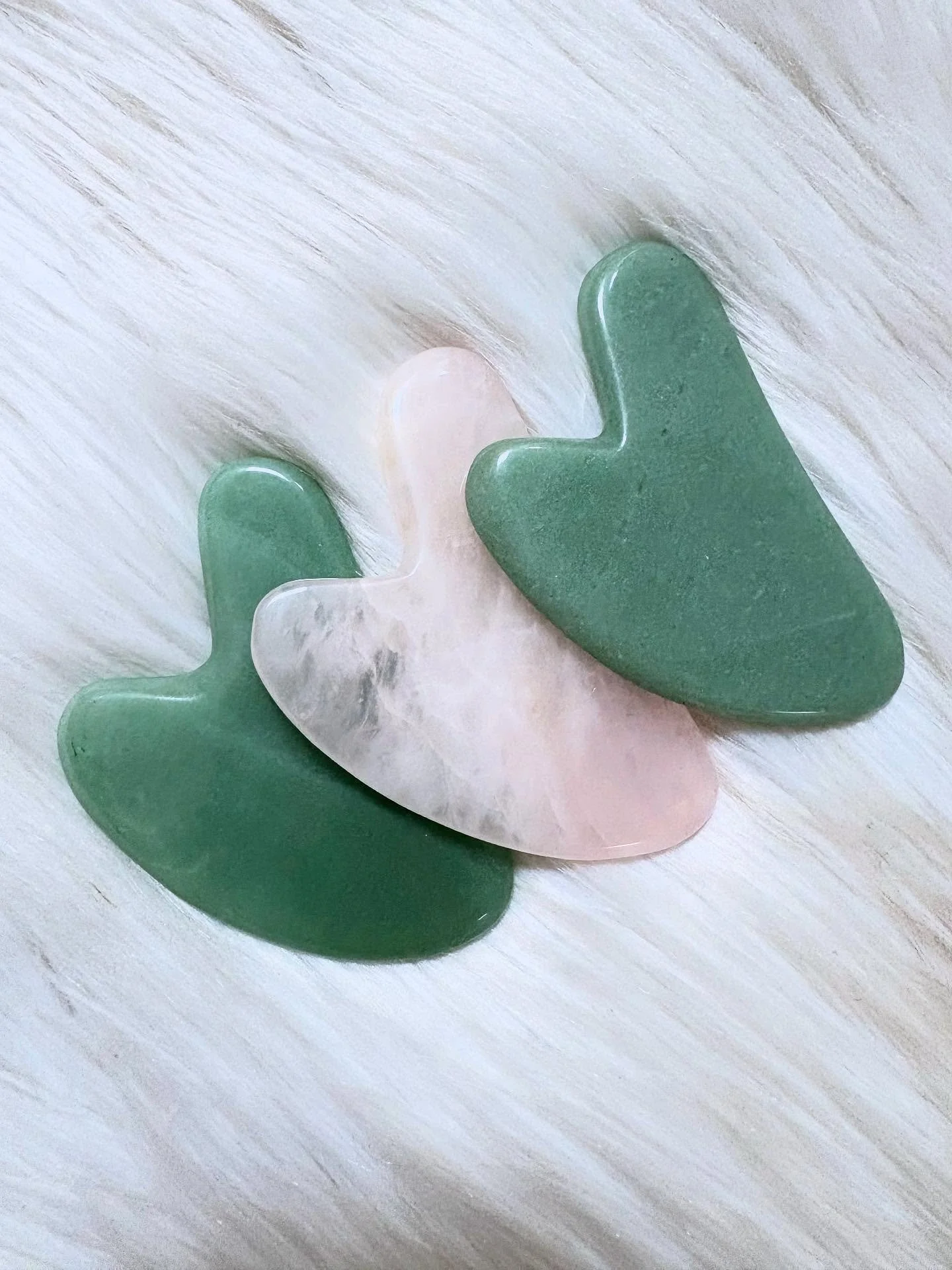 A few of these left! Gua shas in rose quartz & jade (green aventurine) & facial rollers in rose quartz & amethyst. π
π‍βοΈ
π
#amethyst #rosequartz #crystals #crystalguasha #guasha #facialroller #jade #greenaventurine #lotusmoonma