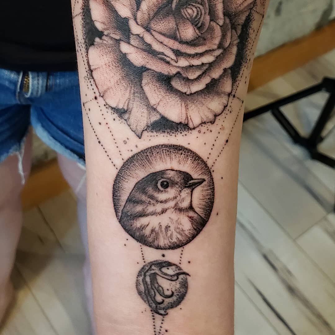 A little solar/life worship to go along with a lunar/death piece we  completed last year. Thank you Tegan, you delightful human being. 🖤
