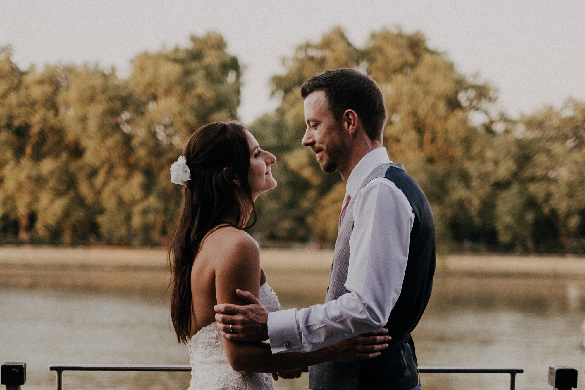Thames-rowing-club-wedding-photography-9.jpg