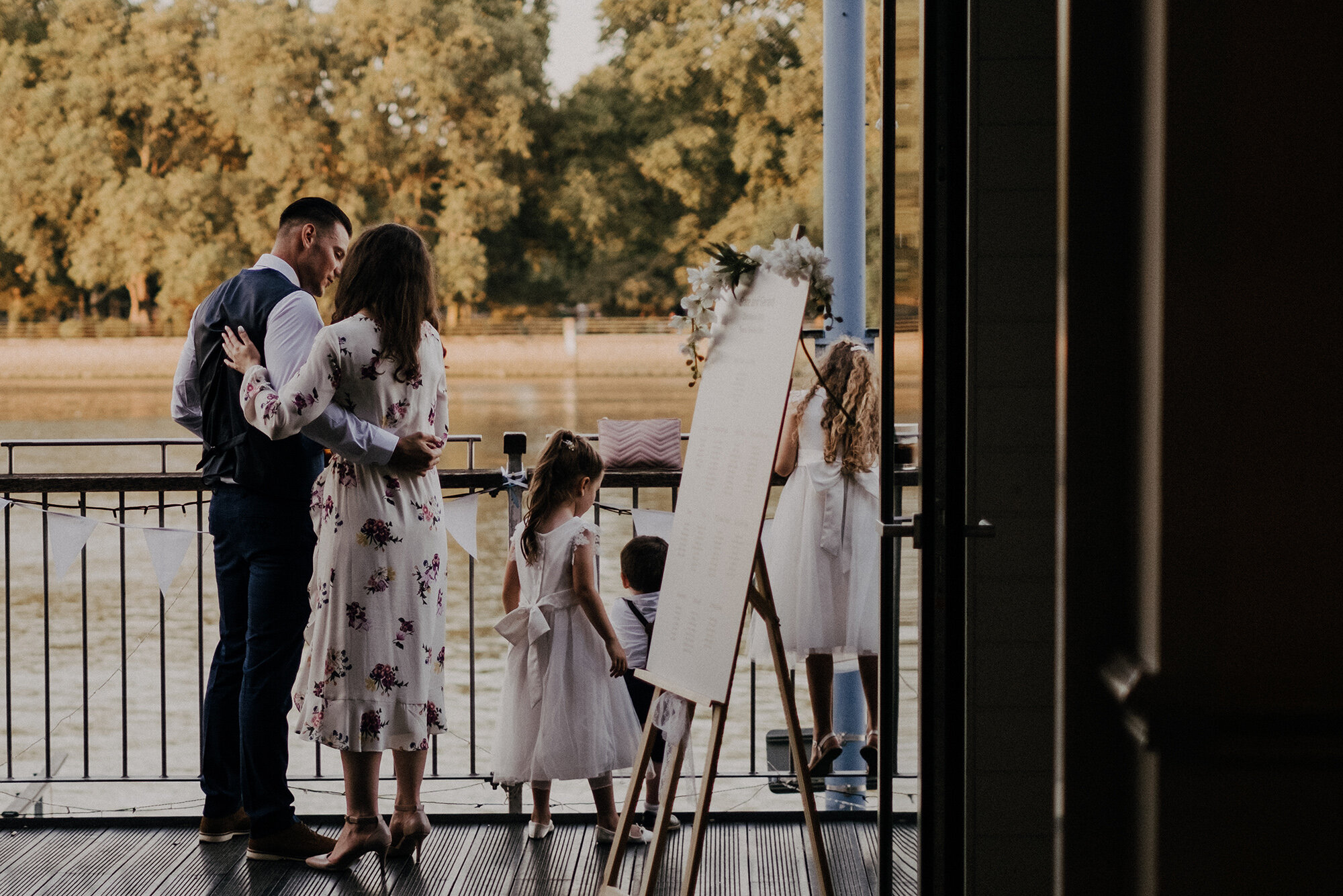Thames-rowing-club-wedding-photography-10.jpg