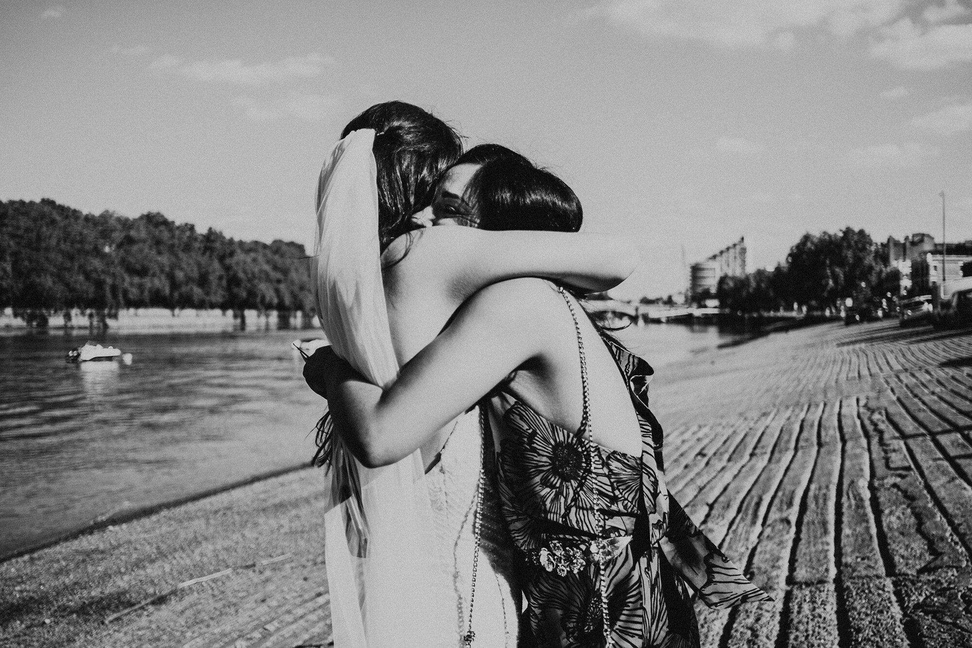 Thames-rowing-club-wedding-photography-35.jpg