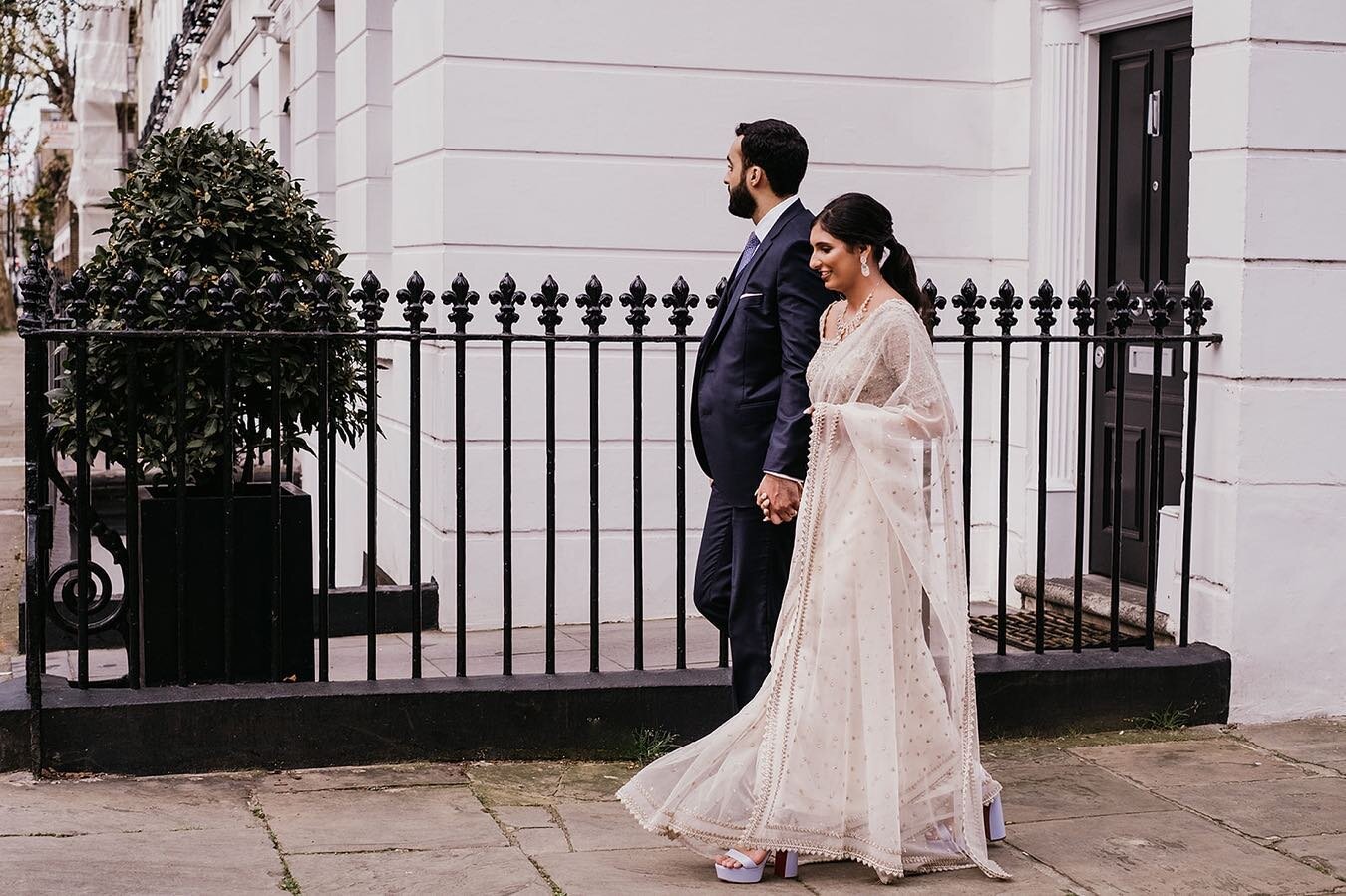 Syra and Arvin&hellip; your gallery is ready! Enjoy a relaxing Sunday reminiscing about your gorgeous day ❤️

Venue: @islingtonahwedding @sayidoislington 
Bridal Saree: @anushreereddydesign 
Makeup: @makeupbysai 
Hair: @hairby.pria

#islingtontownhal