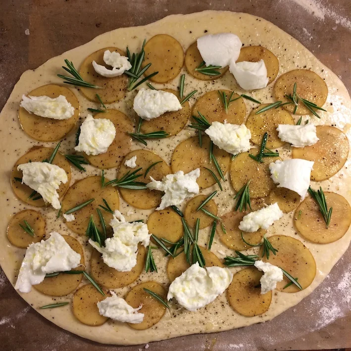 Pizza Patate: Pizza med kartoffel og rosmarin
