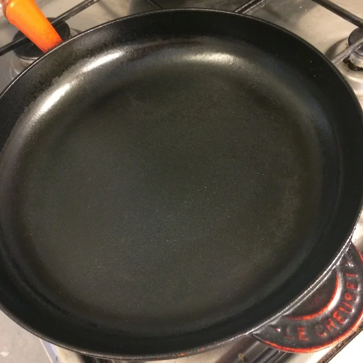 Sådan redder man en støbejernspande eller støbejernsgryde