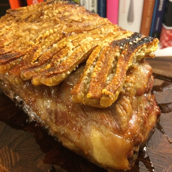 Flæskesteg med sprød svær