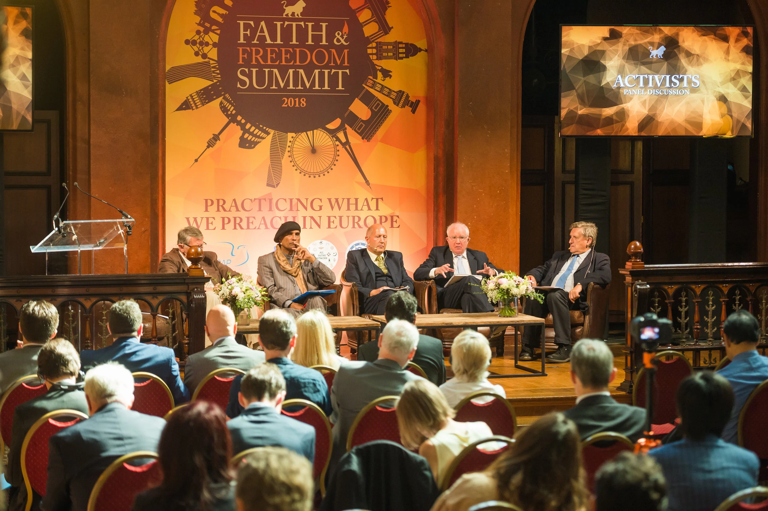 18_06_28_edificio_faithfreedom_summit_2018_547_29425364898_o.jpg