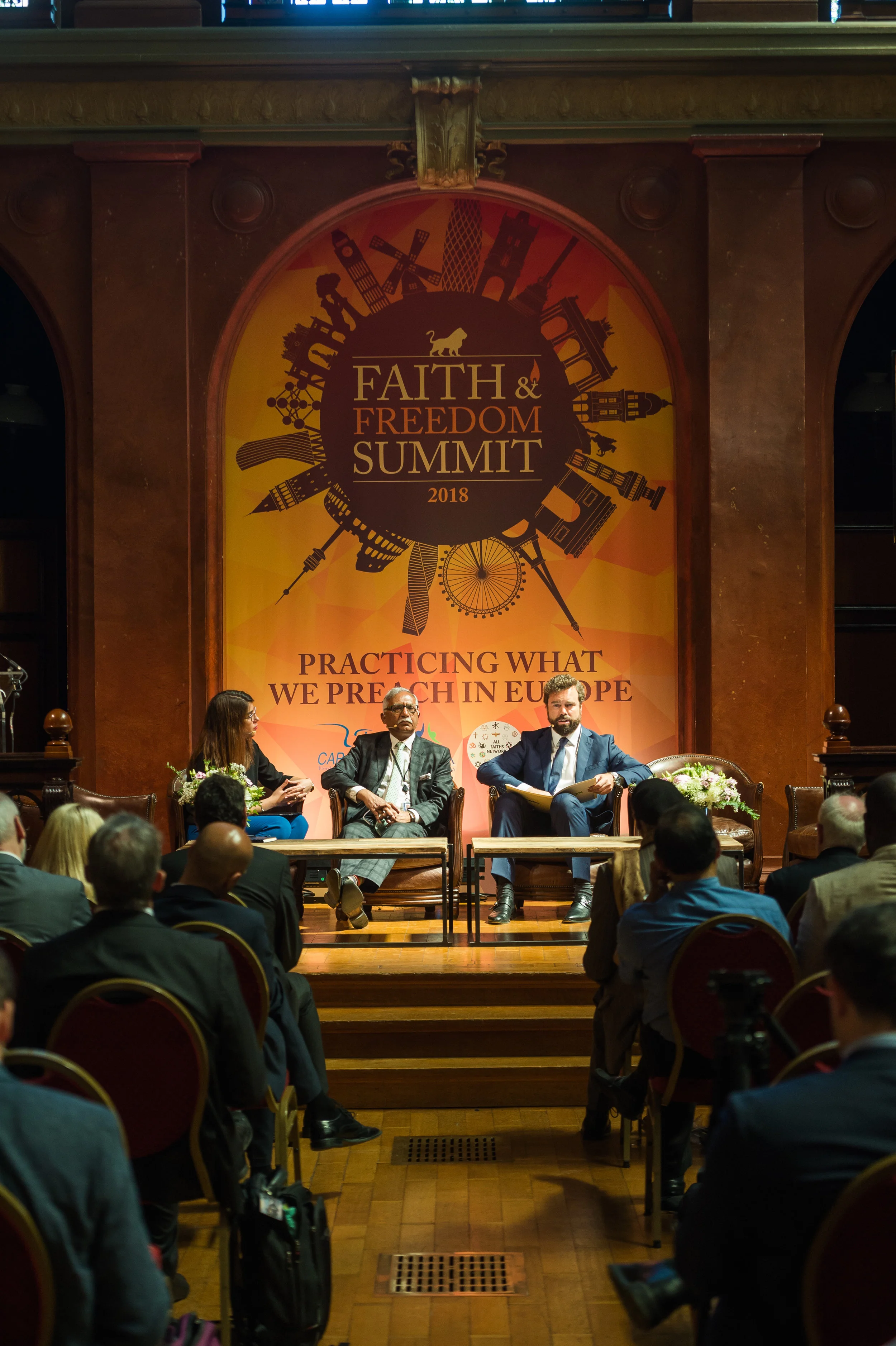 18_06_28_edificio_faithfreedom_summit_2018_622_43294866831_o.jpg