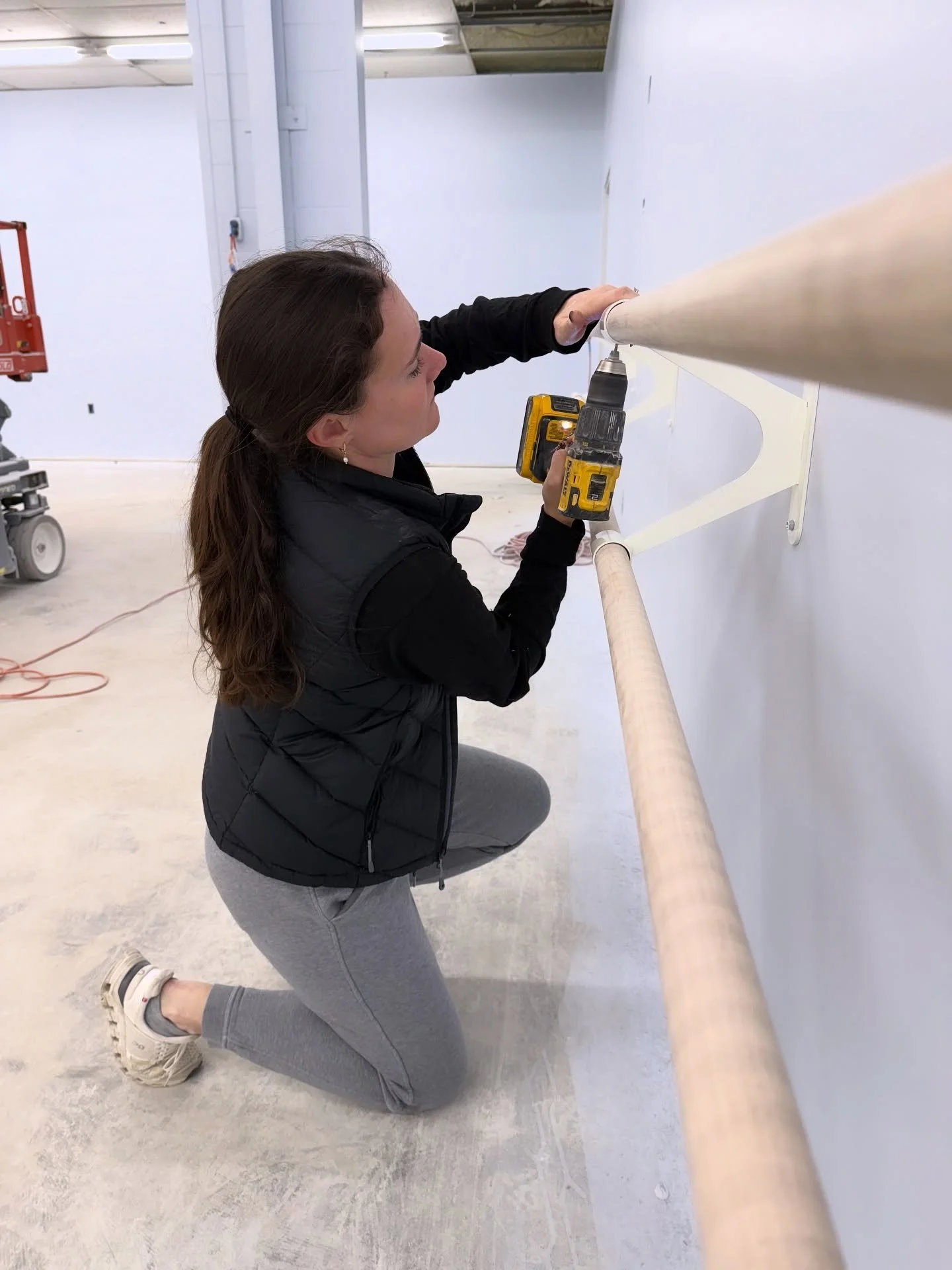 All hands on deck 🔩😁 we&rsquo;re working hard over here folks! Absolutely cannot wait to share this with you. 🩰

#fremontballetschool #fbs62 #fremontballet #fremontohiodance