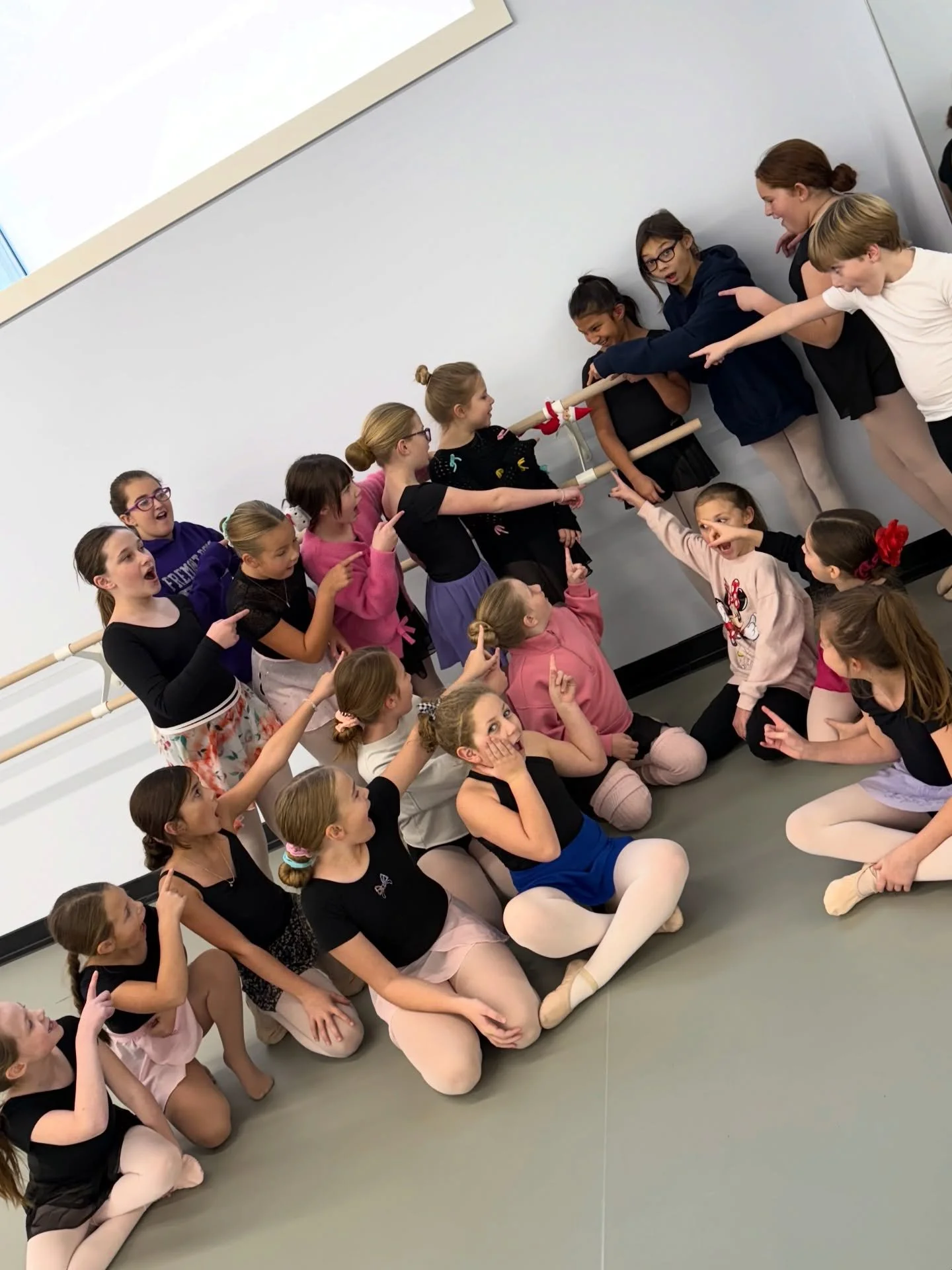 ELFABA IS BACK! 🎄 And this year&hellip;she brought her friend Galinda with her for backup. That&rsquo;s GAlinda&hellip;with a guh. See if you can spot these cheeky elves hiding around the studio! 

#fremontballet #fremontballetschool #fbs #fremontoh